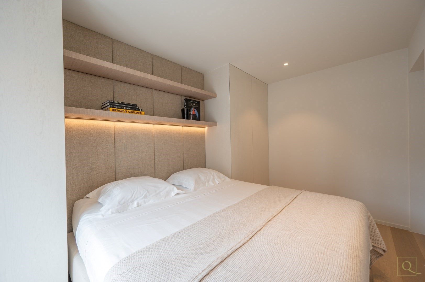 Uitzonderlijk luxueus afgewerkt appartement centraal gelegen in een rustige zijstraat van de Dumortierlaan, garagebox op het gelijkvloers. foto 21