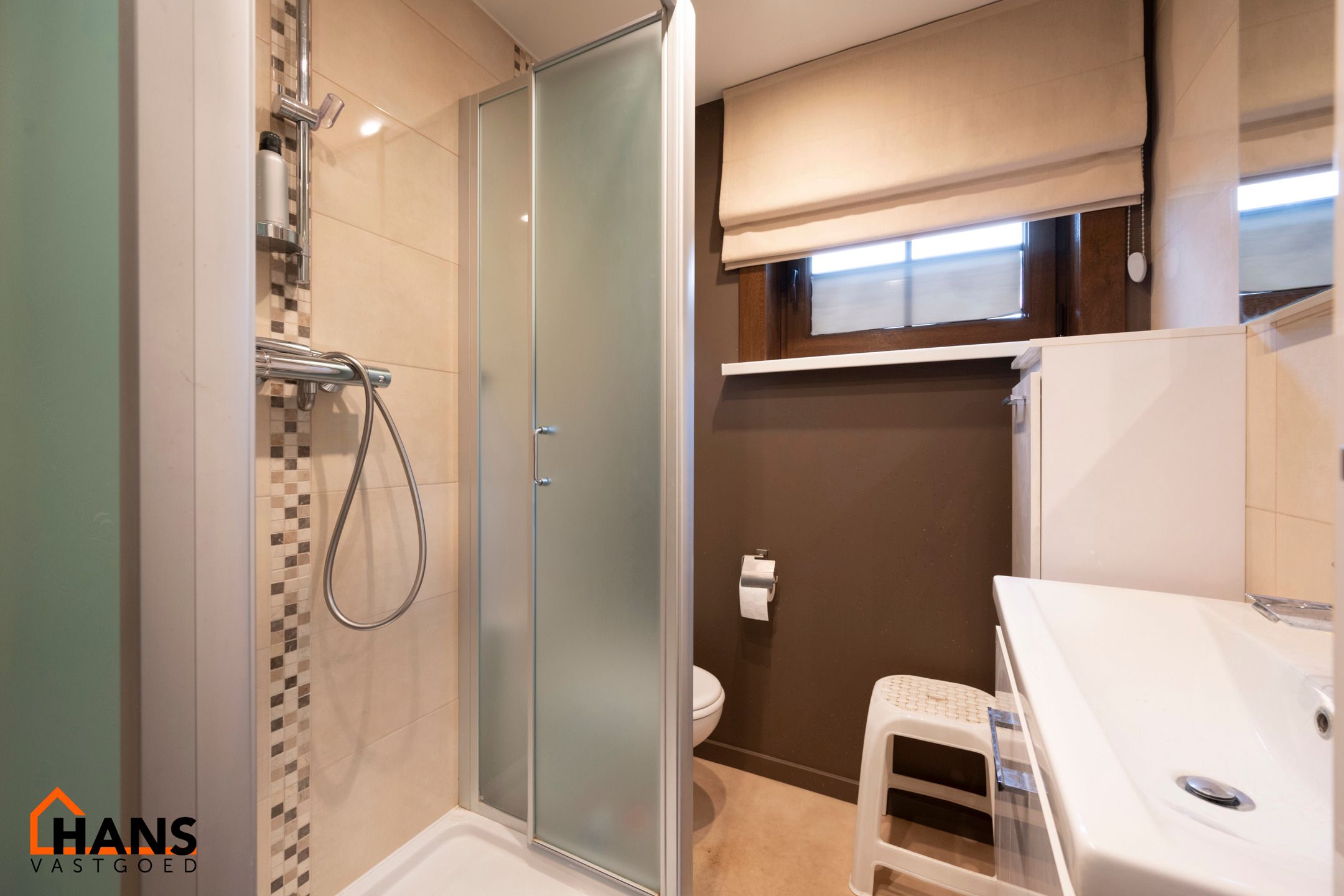 Te renoveren half open bebouwing. foto 25