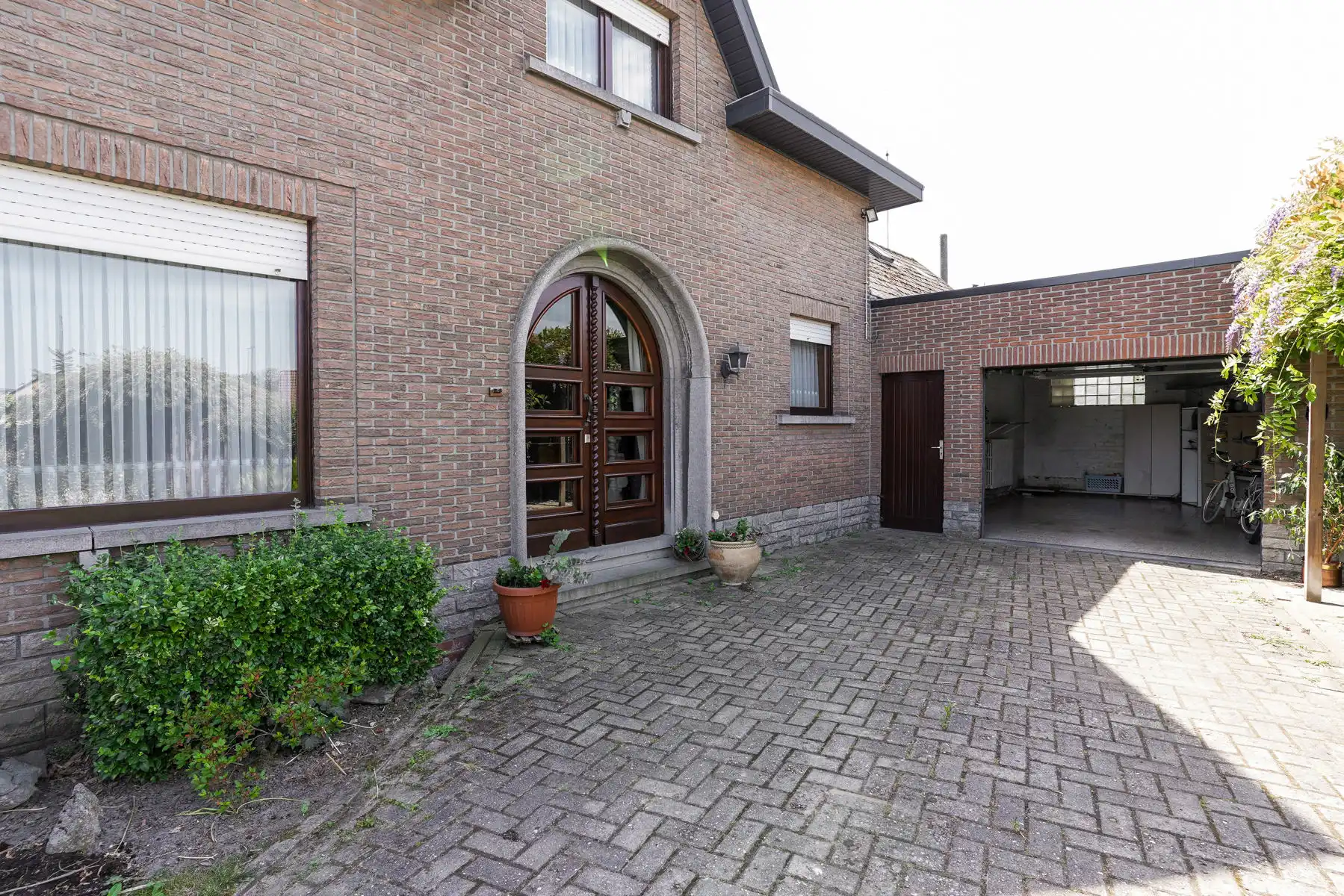 Te renoveren, vrijstaande woning op een perceel van 1070 m² foto 3