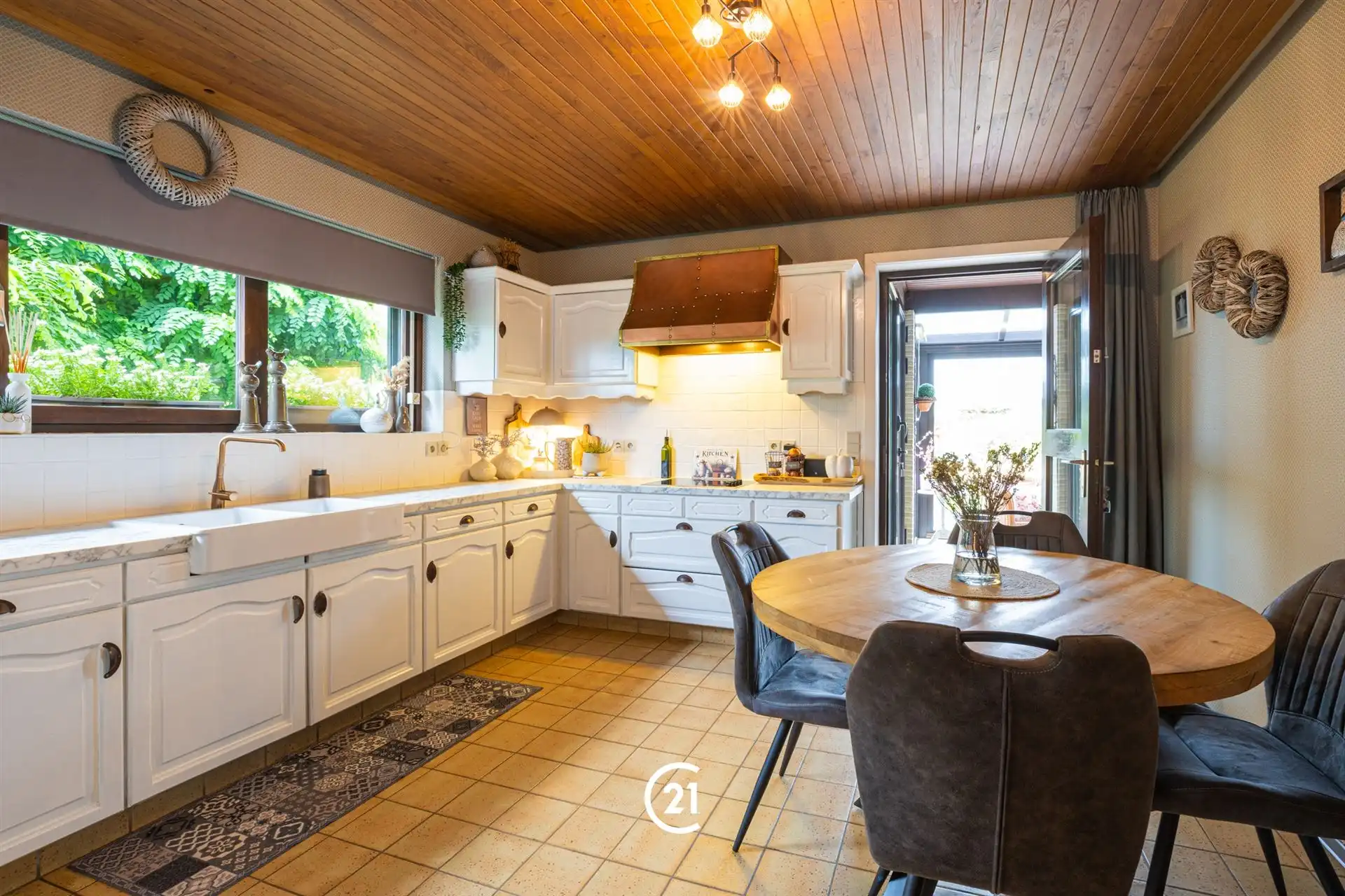 Instapklare woning met garage en prachtig groen uitzicht foto 7