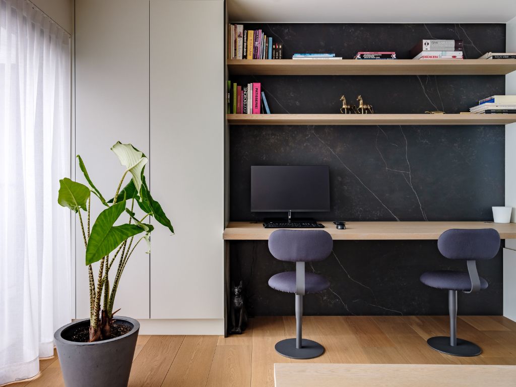 Gent centrum. Hoogwaardig gerenoveerde en stijlvolle penthouse met een bewoonbare oppervlakte van 175m2, twee ruime terrassen (29m2 + 15m2) en een garagebox. foto 11