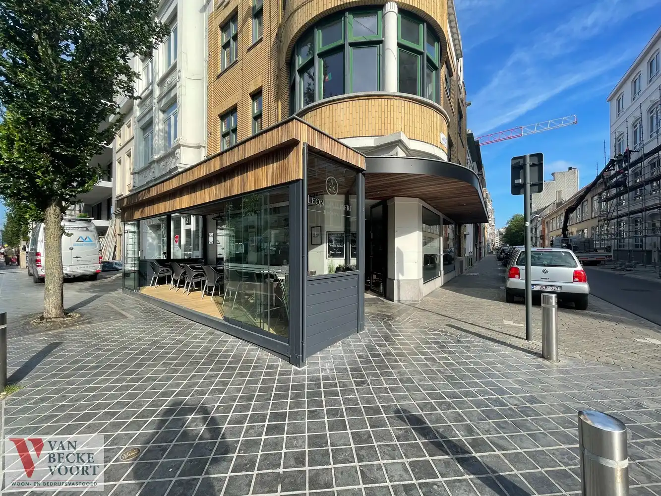 Brasserie "Leon Spilliaert" met nieuw overdekt terras foto {{pictureIndex}}