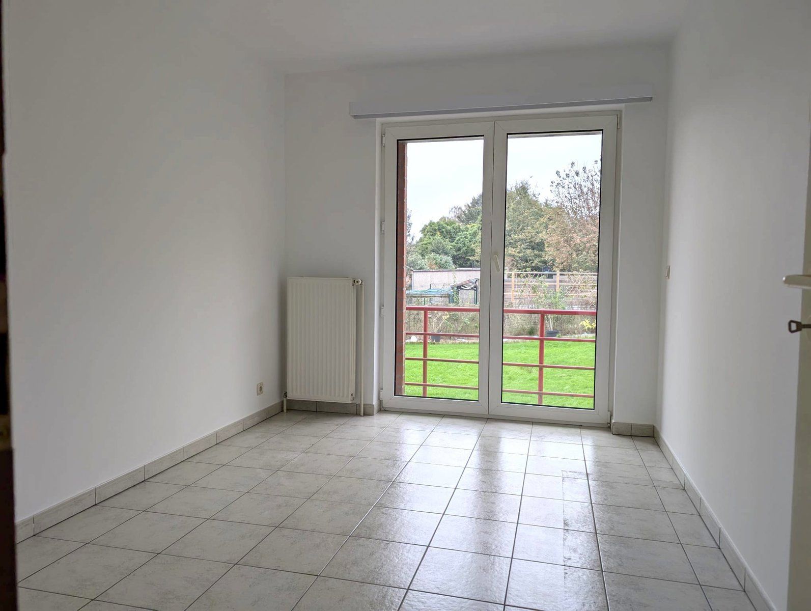 Appartement voor 2 rustige personen incl garage! foto 9