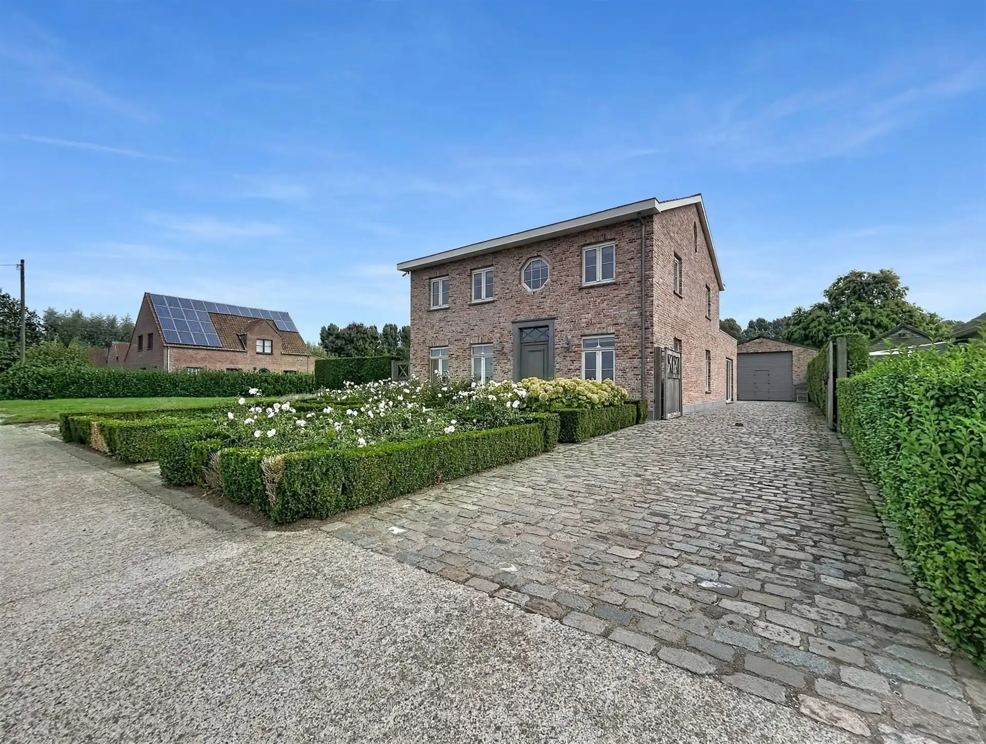 Energiezuinge open bebouwing met 5 slaapkamers, magazijn, zwemvijver en poolhouse op perceel van 1188m² foto 27