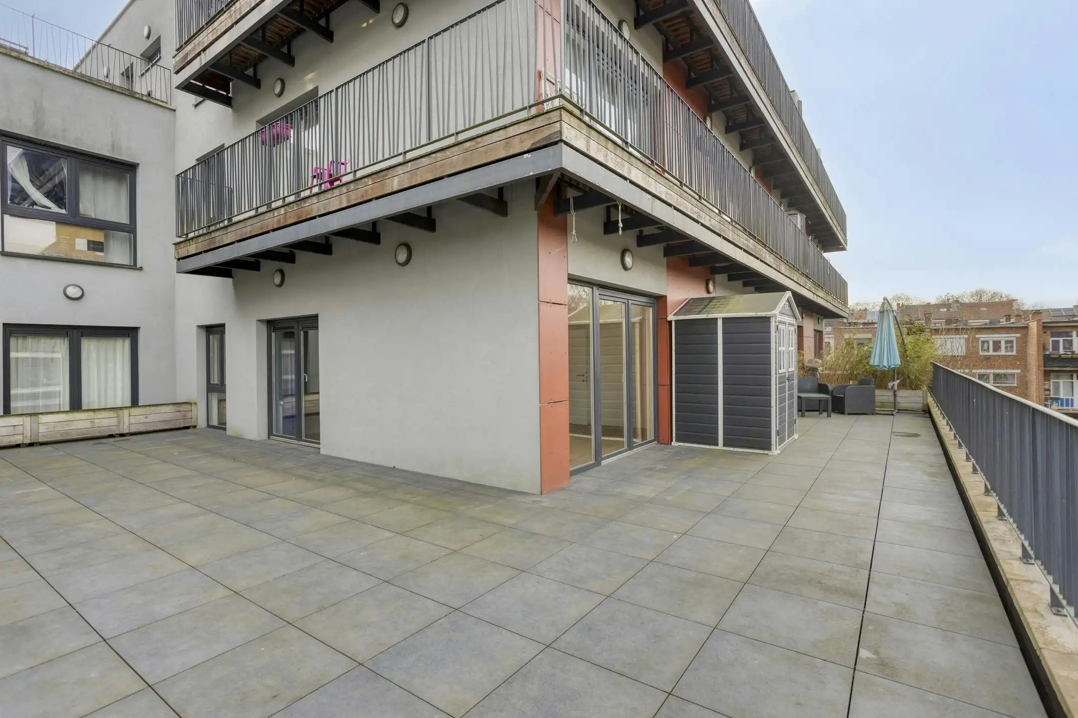 Appartement 3 slaapkamers met ruim terras en staanplaats foto 4