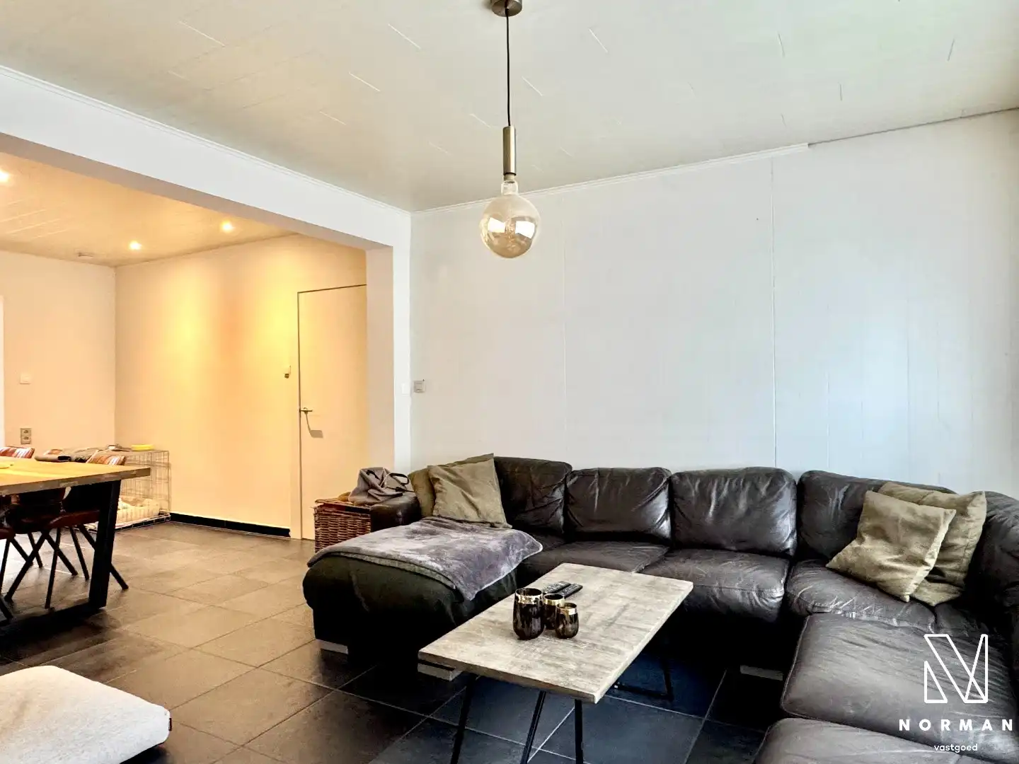 Woning met 4 slaapkamers, tuin en garage te koop in centrum Kuurne! foto 4
