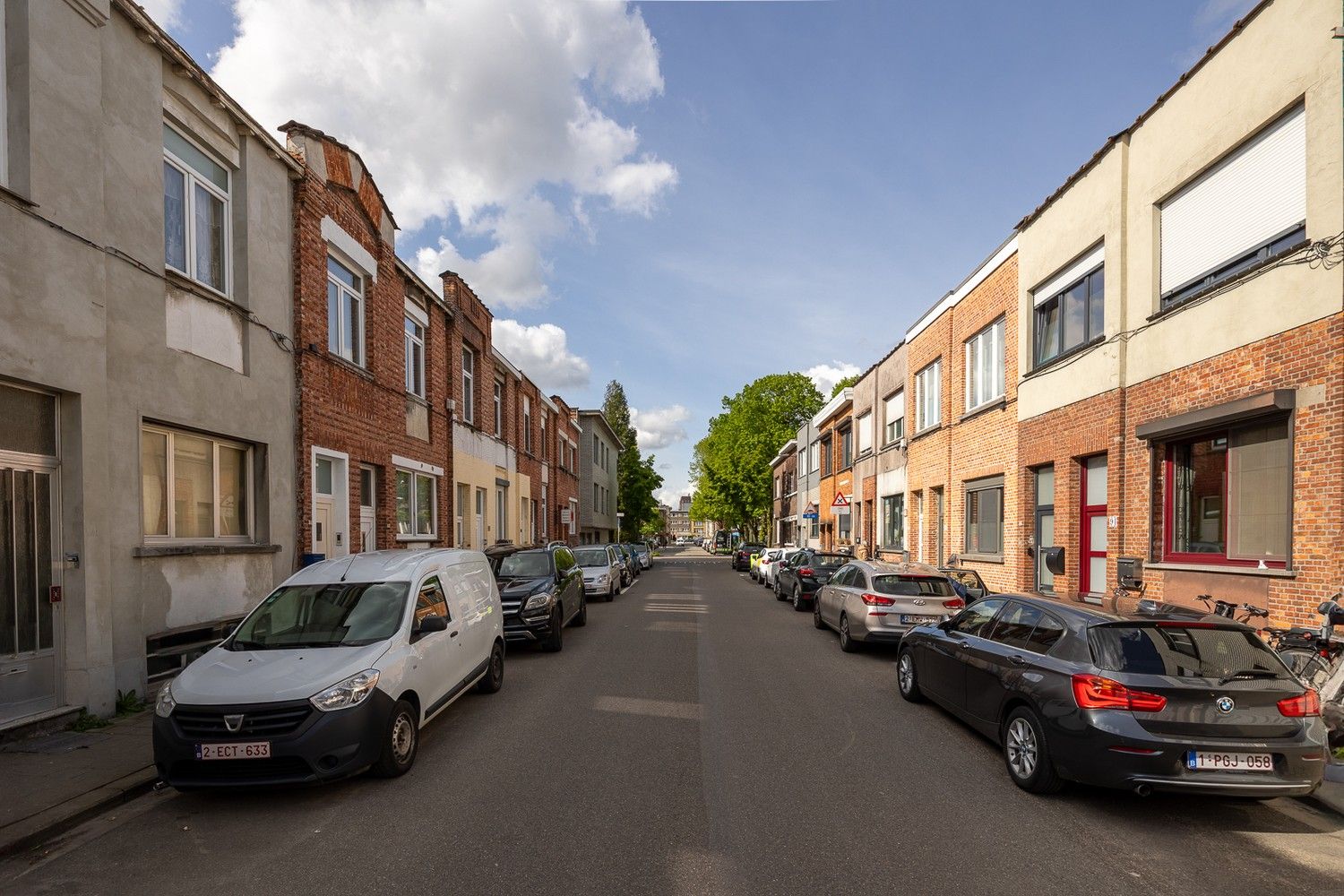 Gerenoveerde woning met 4 slaapkamers foto 24