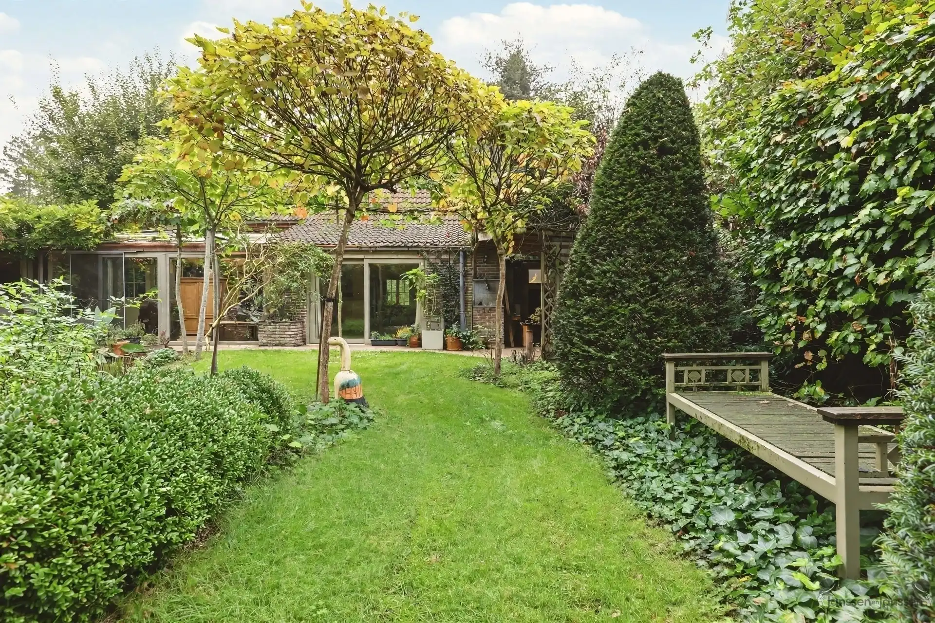 Vrijstaande woning in prachtige groene omgeving op perceel van 955m² foto 19
