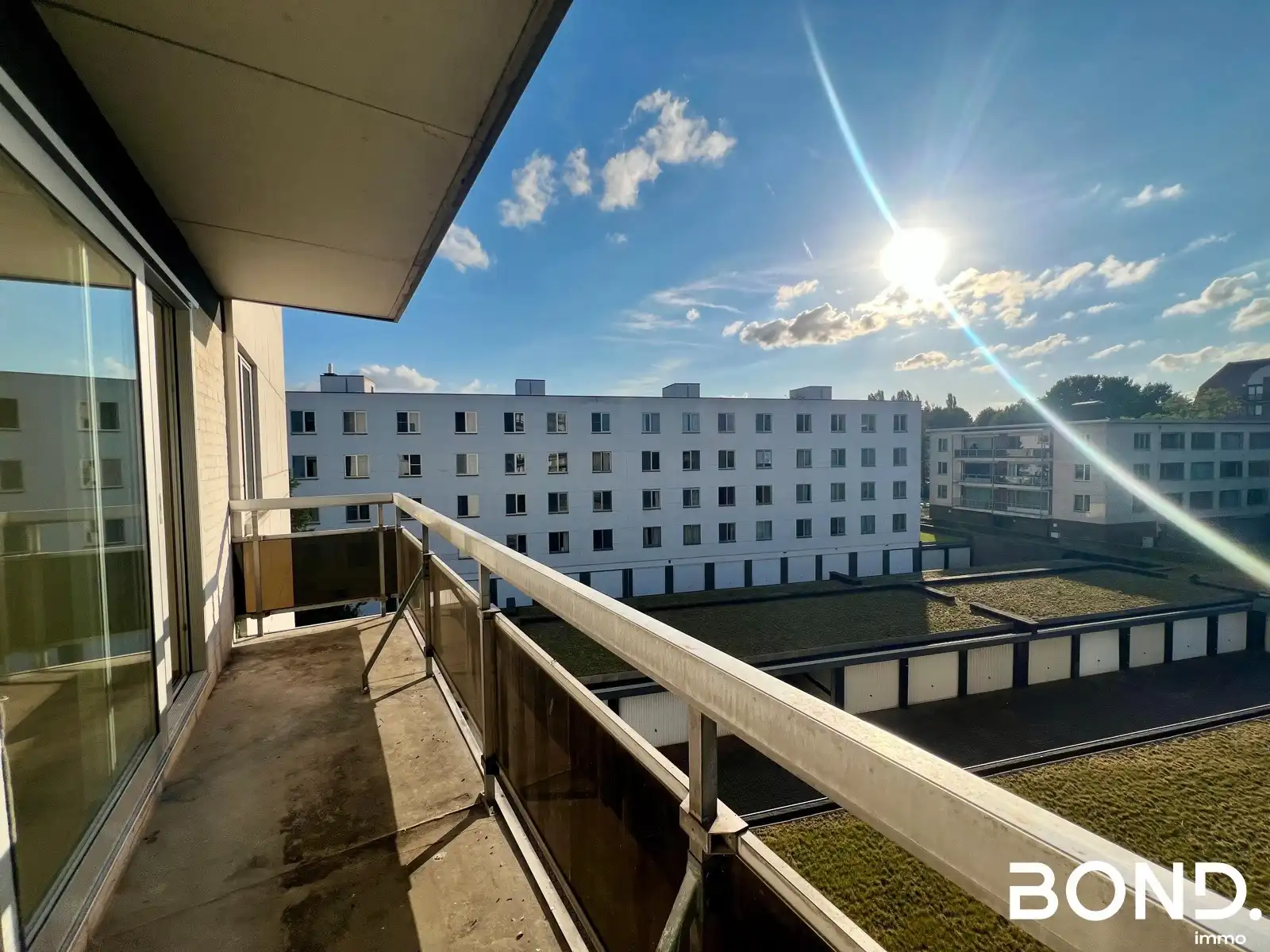 Gerenoveerd 1-slaapkamer appartement met garagebox te huur foto 5