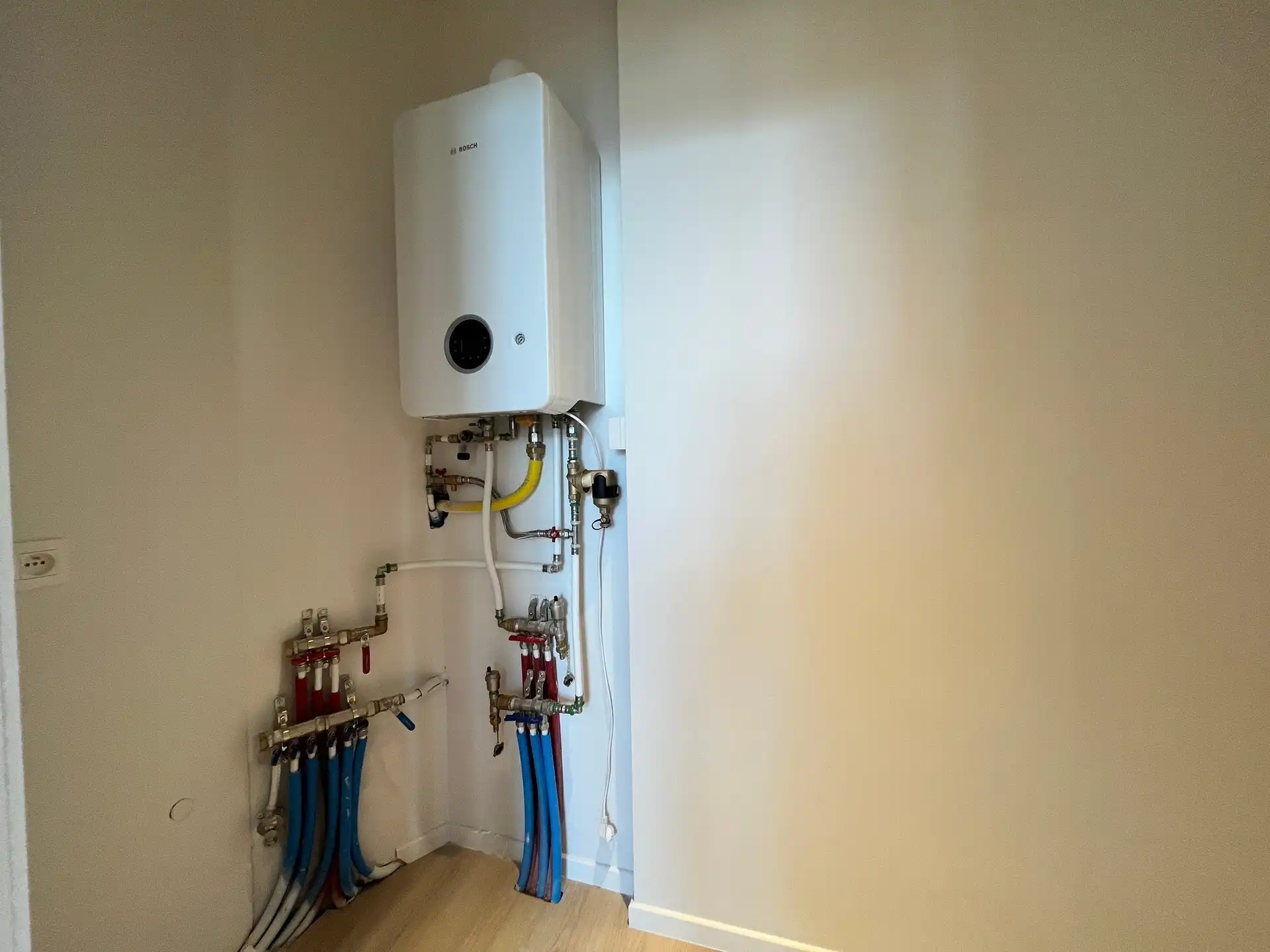 Grondidg gerenoveerd 1 slpk appartement met dressing foto 8