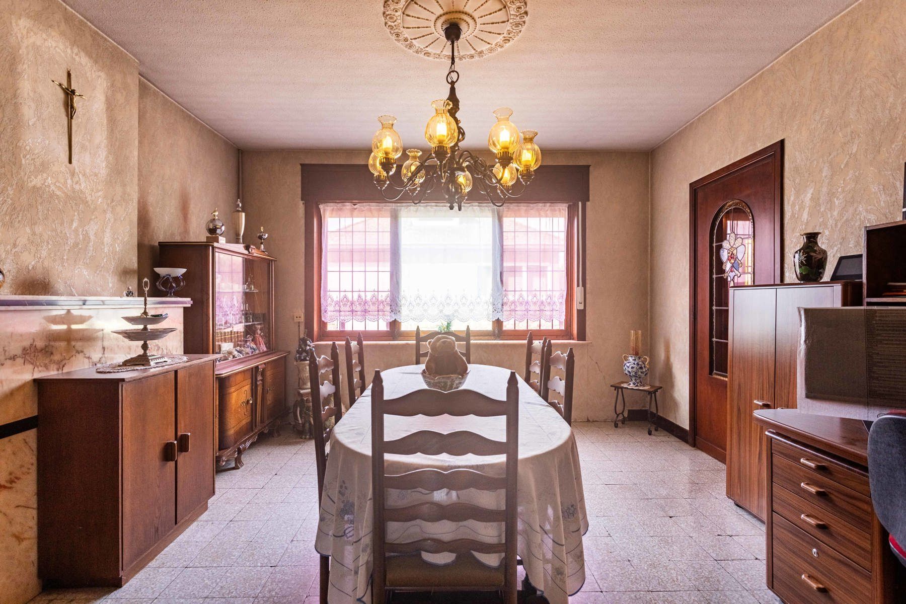 Te renoveren HOB, tuin, garage en uitbreidingsmogelijkheden foto 4