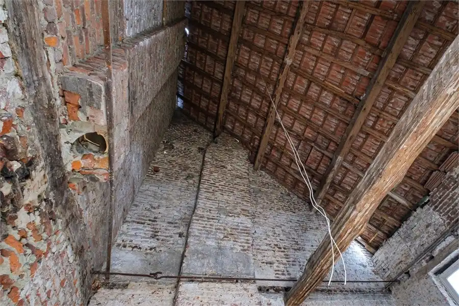 KNAP HANDELSPAND MET VEEL MOGELIJKHEDEN IN HET STADSCENTRUM VAN SINT-TRUIDEN foto 12