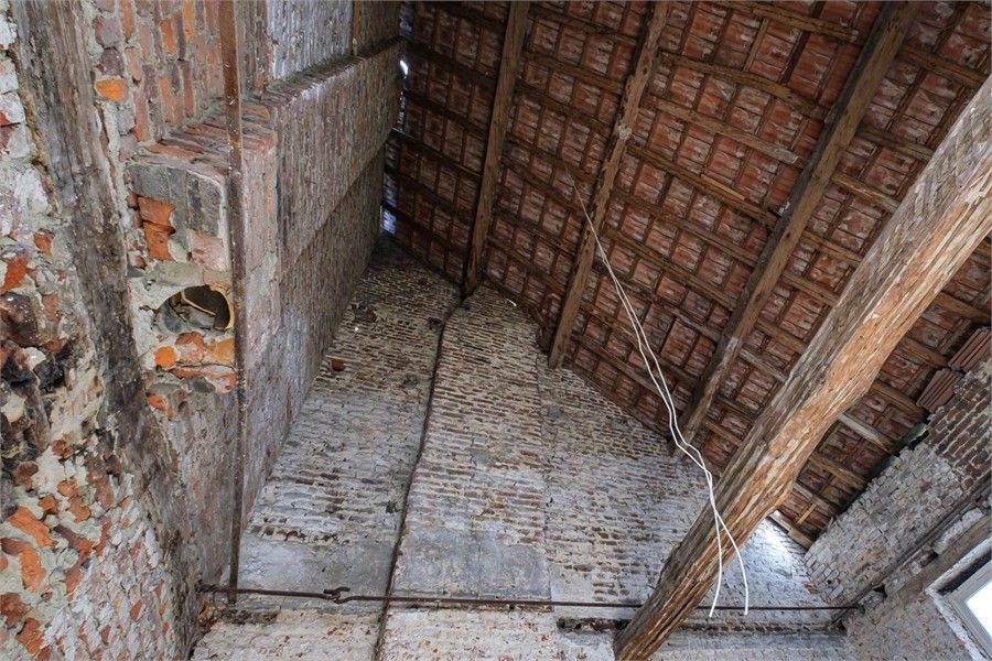 KNAP HANDELSPAND MET VEEL MOGELIJKHEDEN IN HET STADSCENTRUM VAN SINT-TRUIDEN foto 12