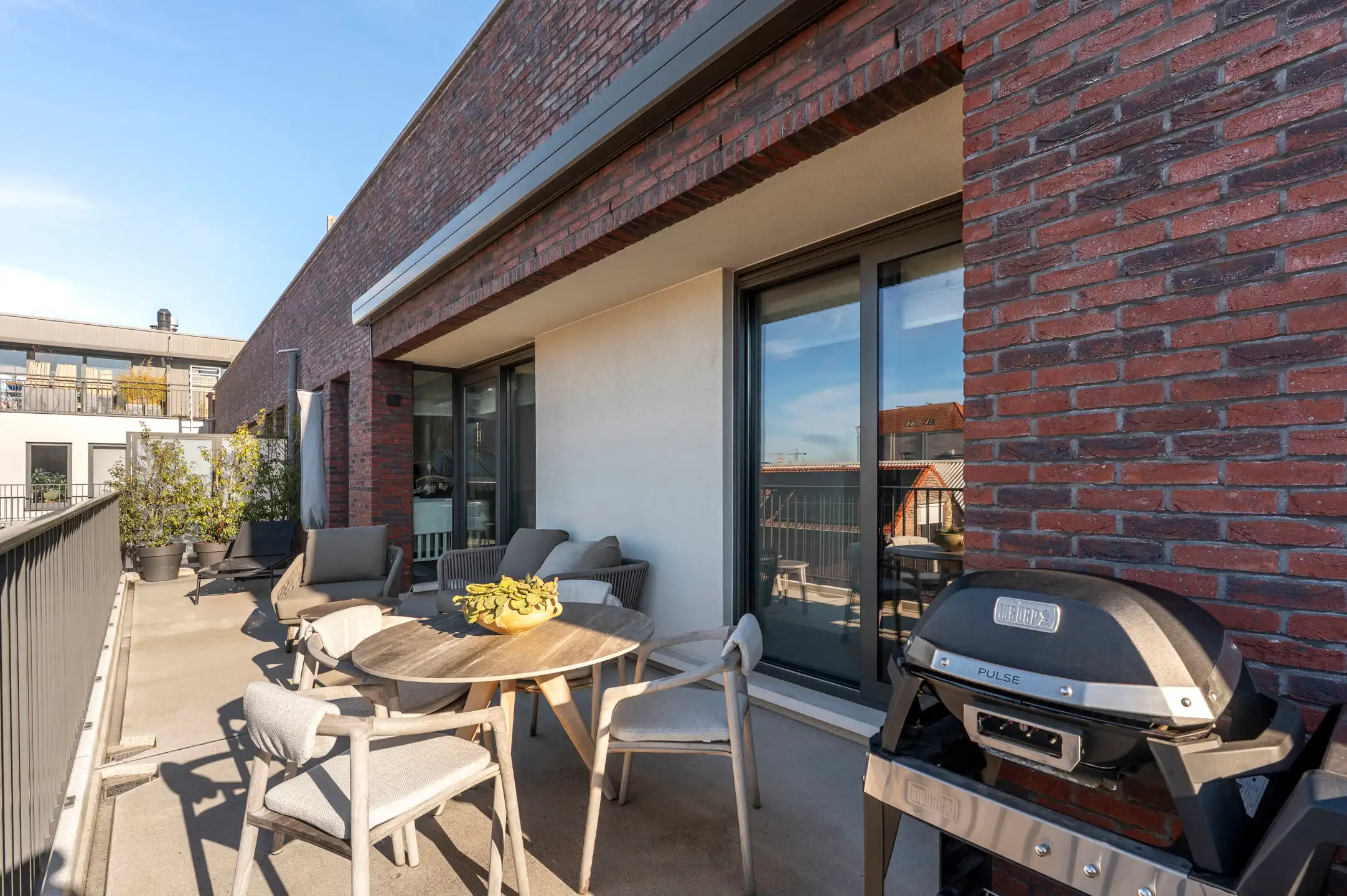 Luxueus 2-slaapkamerappartement met zonnig terras foto 3