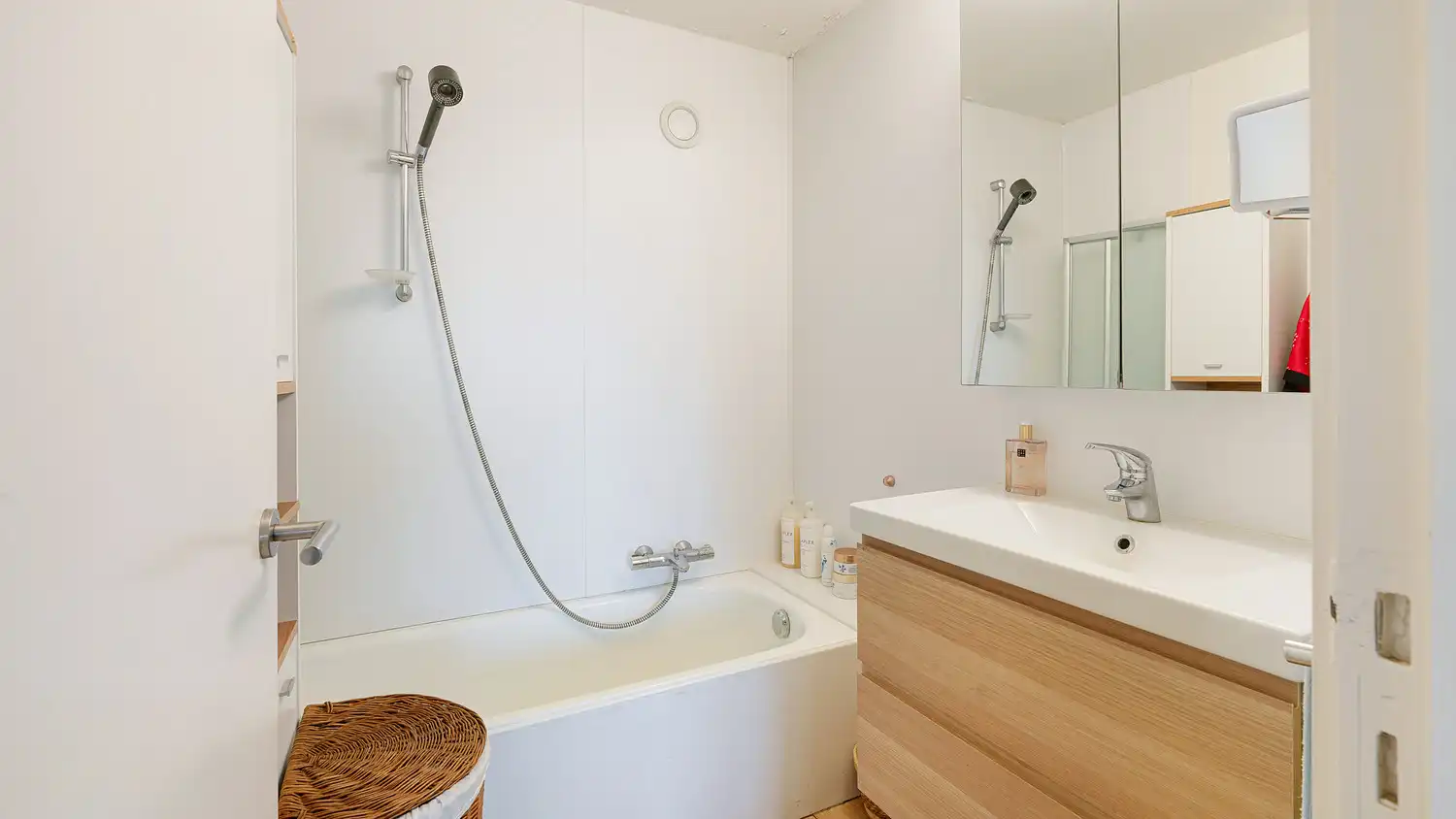 Ruim 2-slaapkamerappartement met frontaal zeezicht op een gegeerde ligging aan de Zeedijk. foto 17
