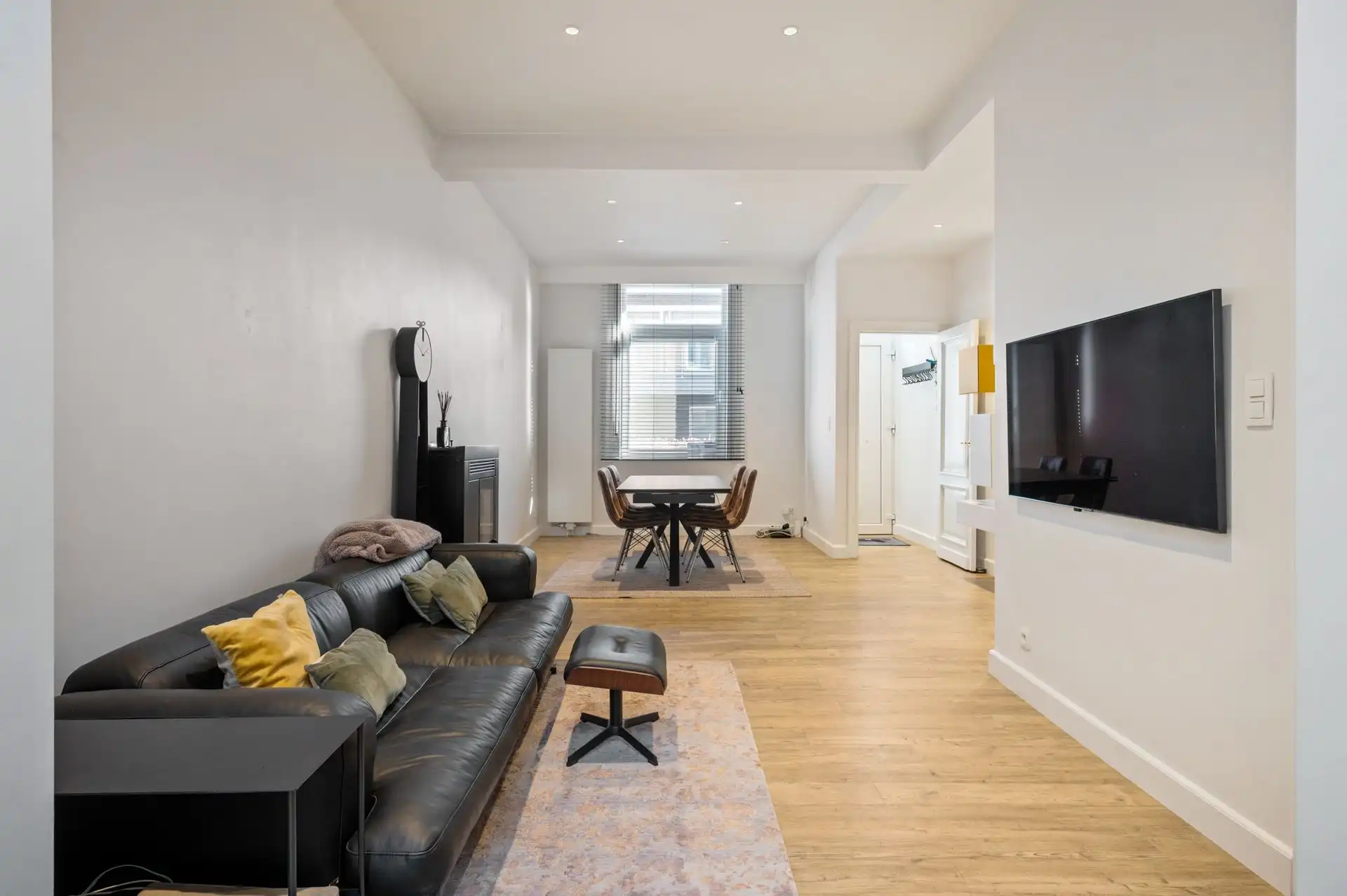 CENTRAAL GELEGEN WONING MET 3 SLPK foto 2
