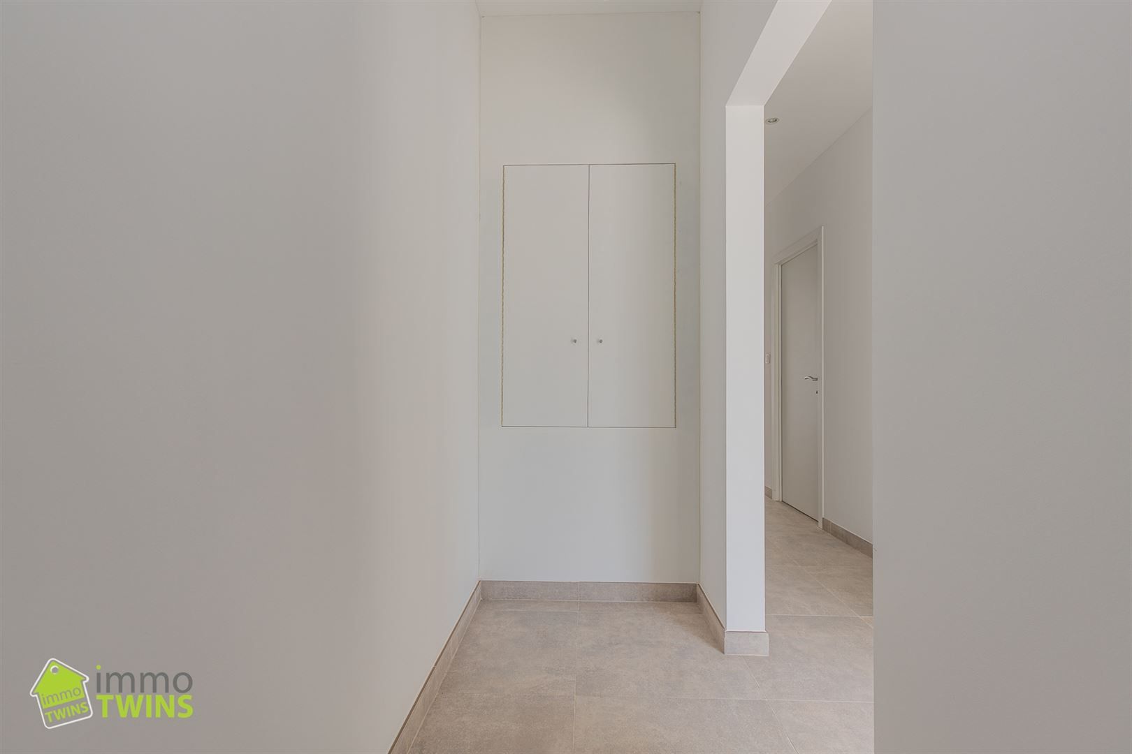 Gezellige instapklaar gerenoveerde starterswoning met parking en tuin te Hamme foto 7