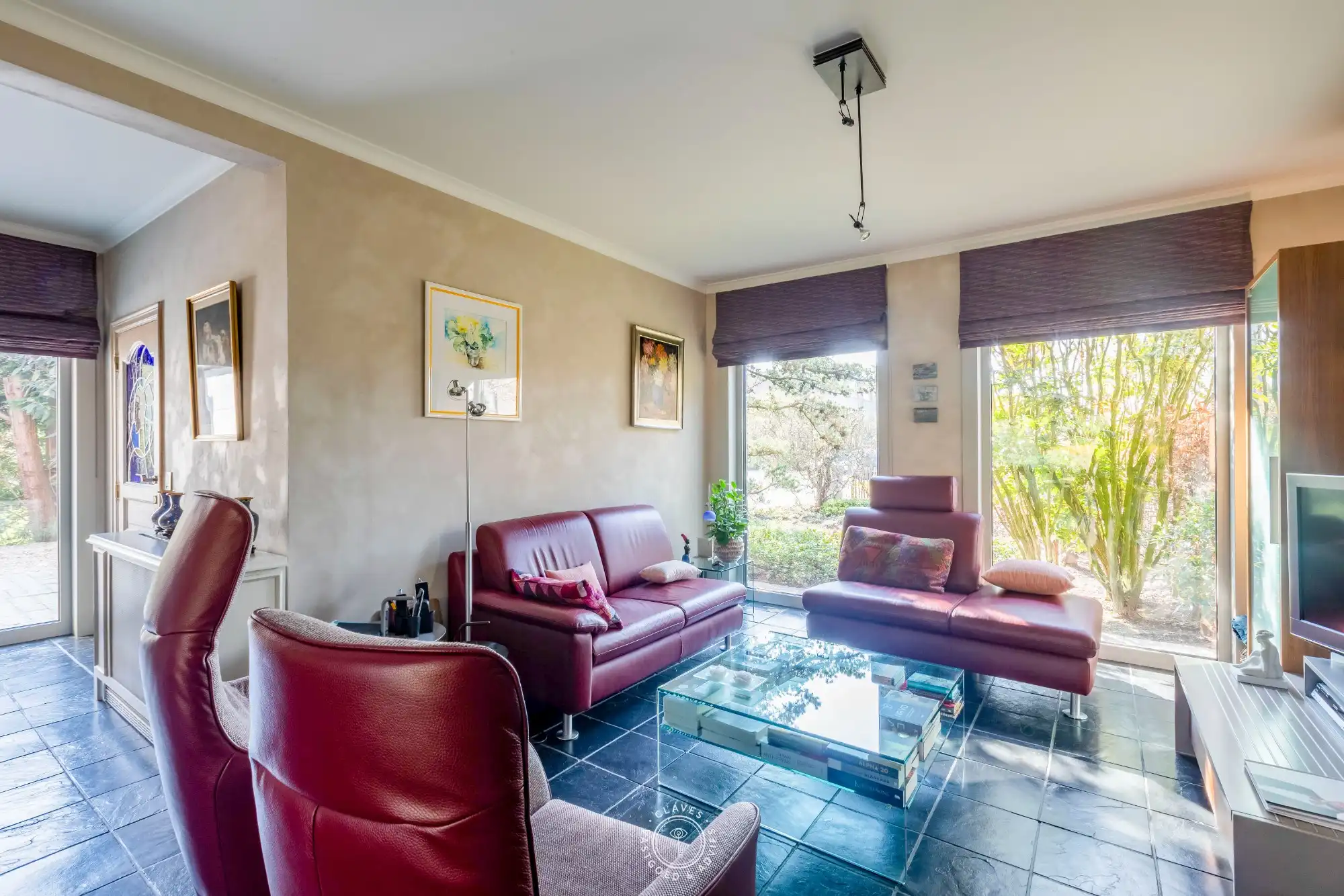 Huiselijke halfopen bebouwing met prachtige tuin in geliefde woonwijk foto 8