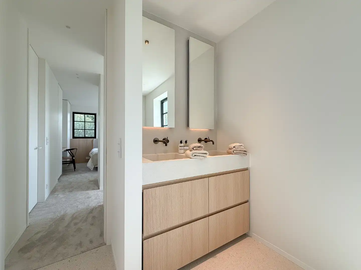 Nieuwbouw onder registratierechten! Villa met zonovergoten leefruimtes en een tijdloos design foto 14