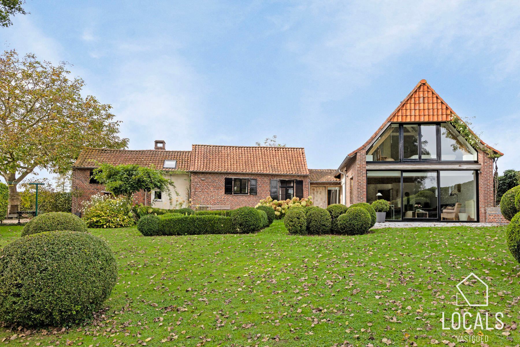 Unieke woning gelegen in een oase van rust foto 3