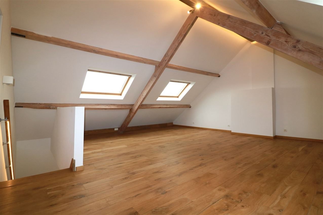 Architecturaal plaatje met 4 slpk., garage en riant terras foto 34