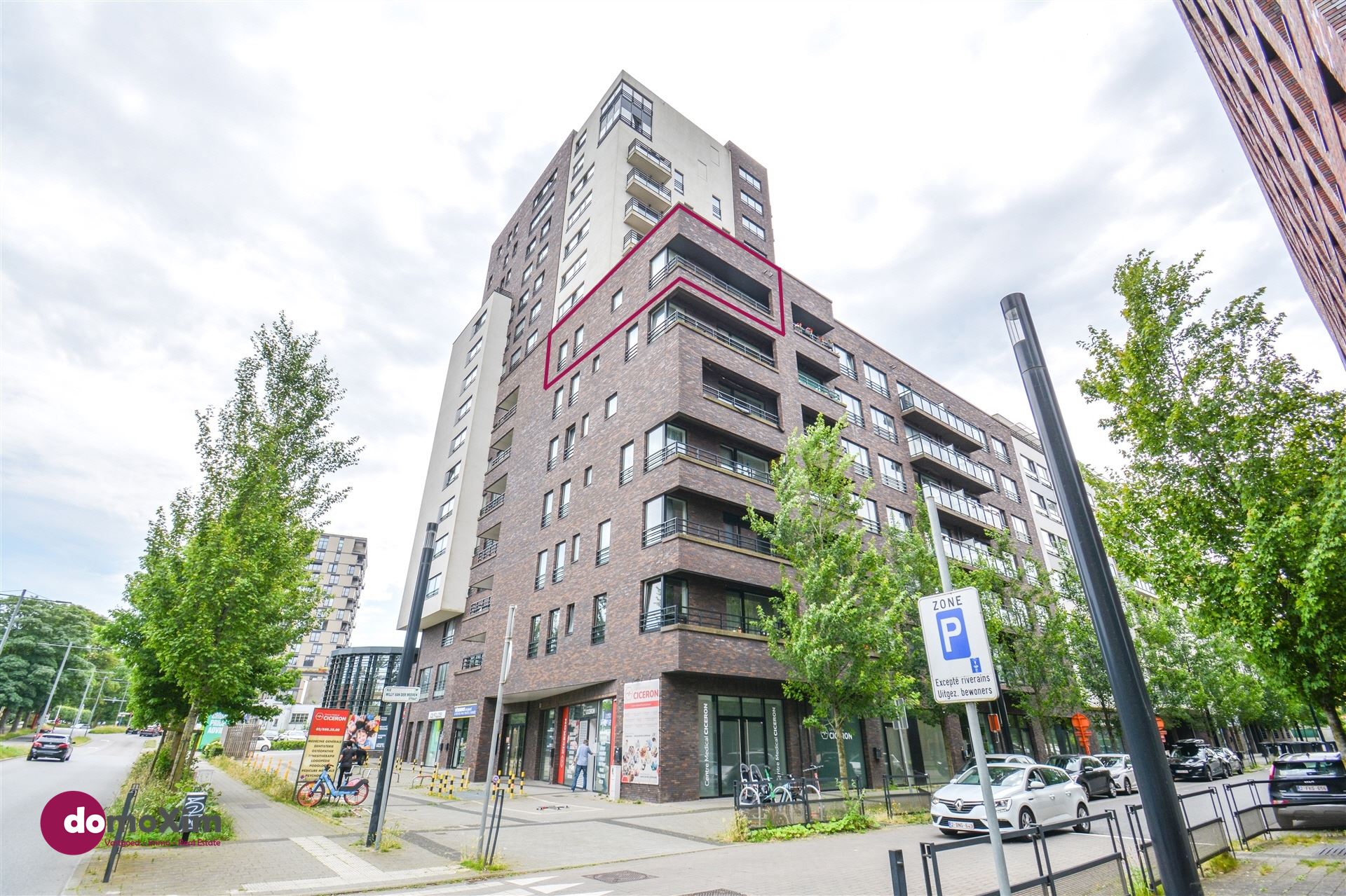 Appartement met één slaapkamer en ondergrondse parkeerplaats op een toplocatie in Evere foto 1