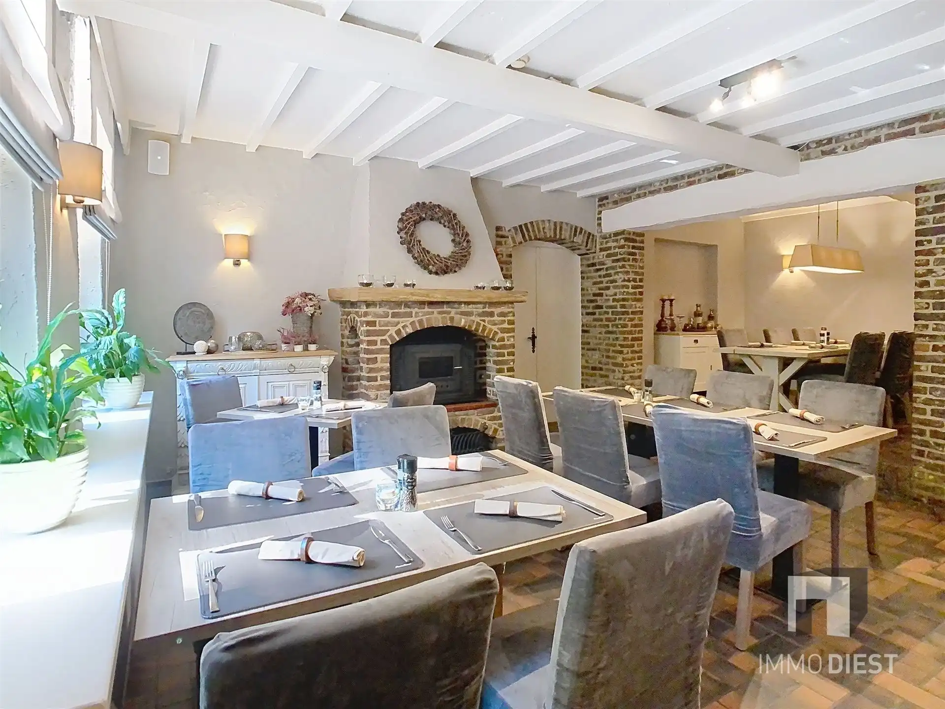 Brasserie - restaurant - feestzaal - privéwoonst foto 25