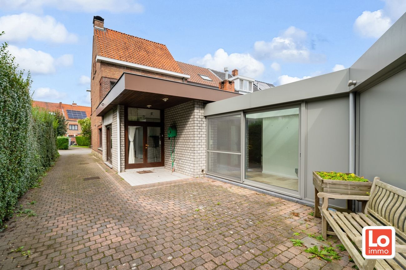 Halfopen woning met 4 slpks en schitterende tuin op een topligging in Sint-Amandsberg! foto 26