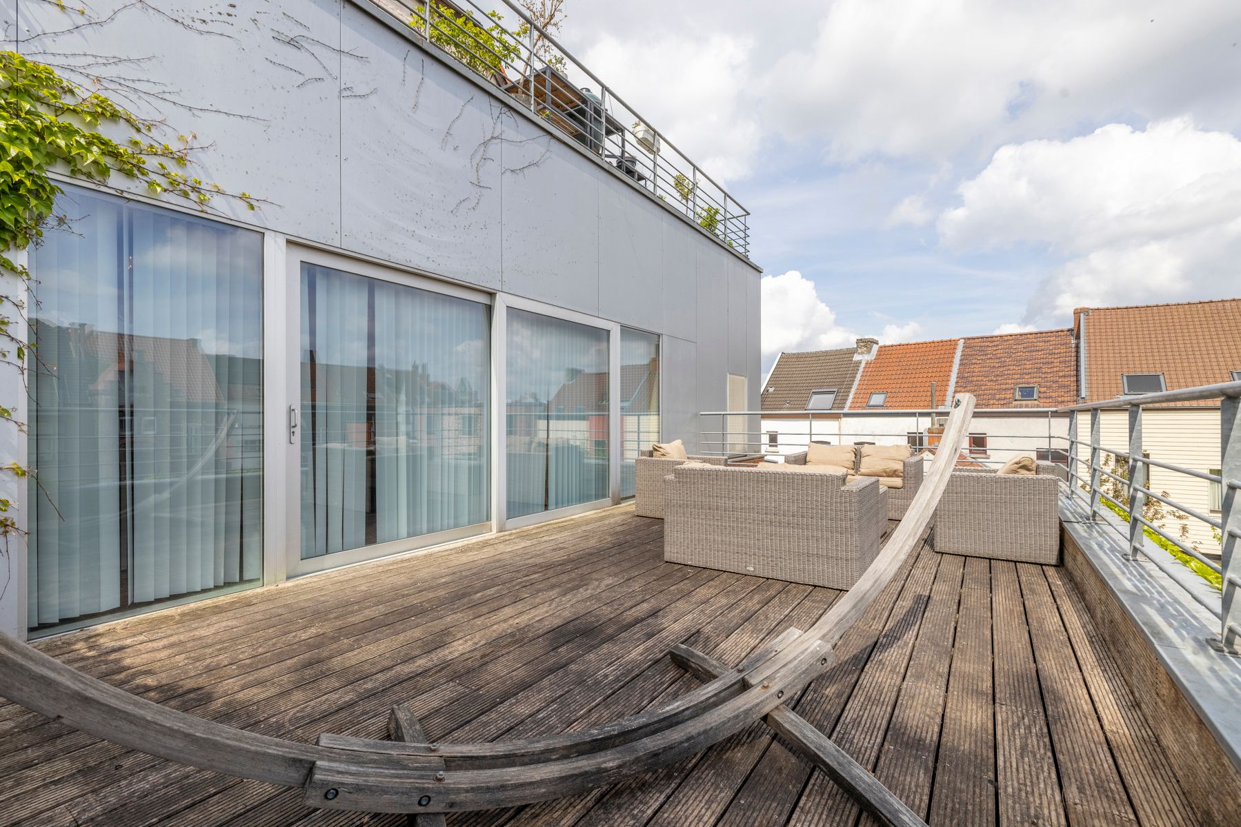 Appartement met 2 slpks, binnenstaanplaats en groot terras! foto 12