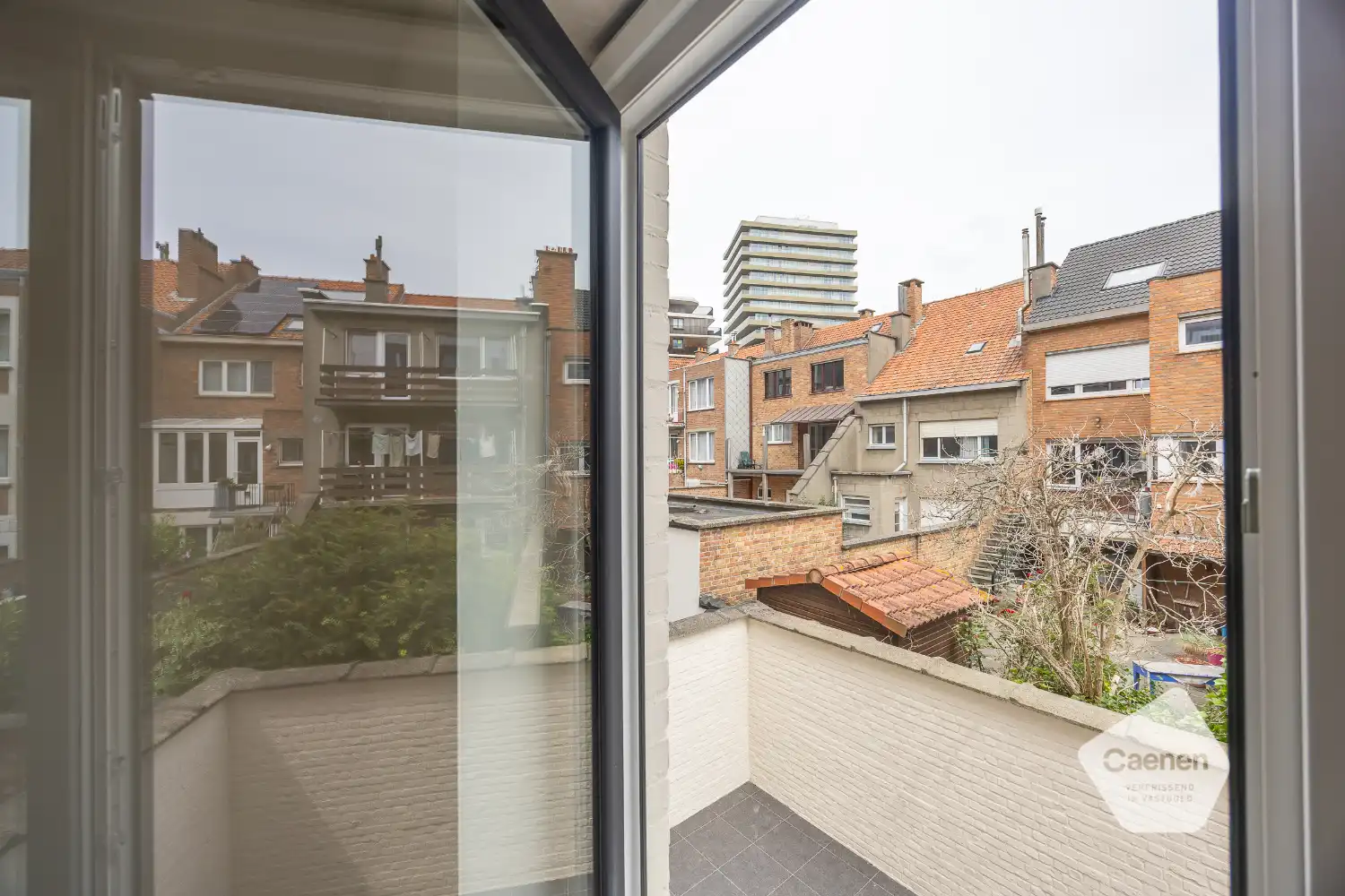 Gerenoveerd appartement te Mariakerke foto 17