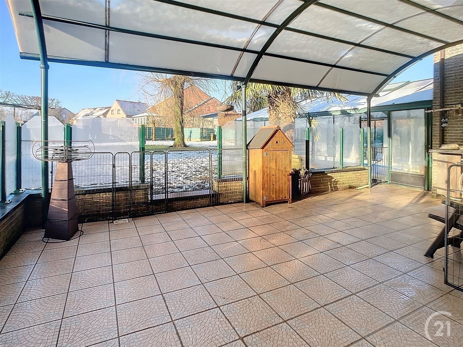  Villa met zwembad en tuin op 12are24 foto 18