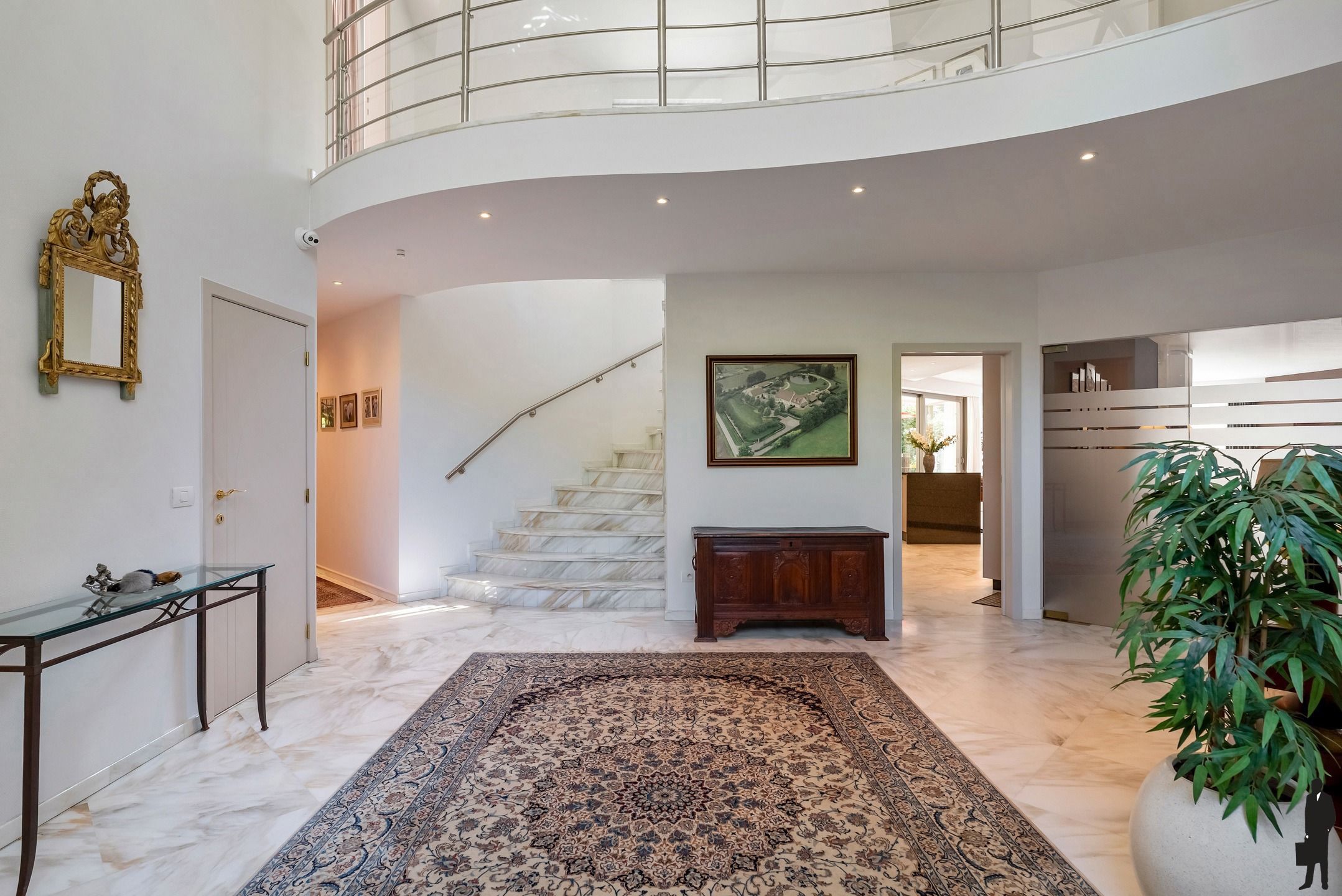 Residentiële villa op hoekperceel van ca. 2.452m² foto 3