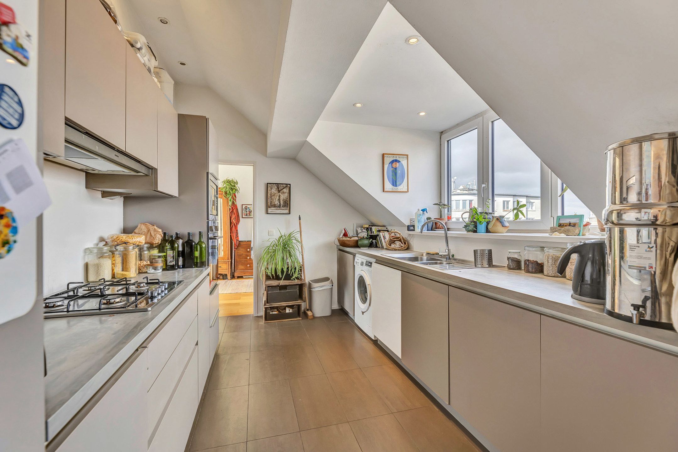 Instapklaar app. met groot terras van 40m² op goede ligging! foto 10