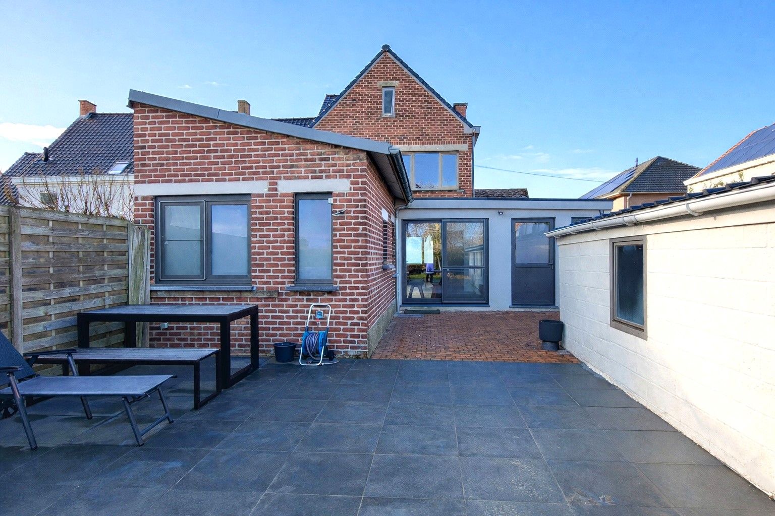 Deze landelijk gelegen woning met open uitzicht combineert ruimte, rust en wooncomfort op een perceel van 611 m².  foto 5