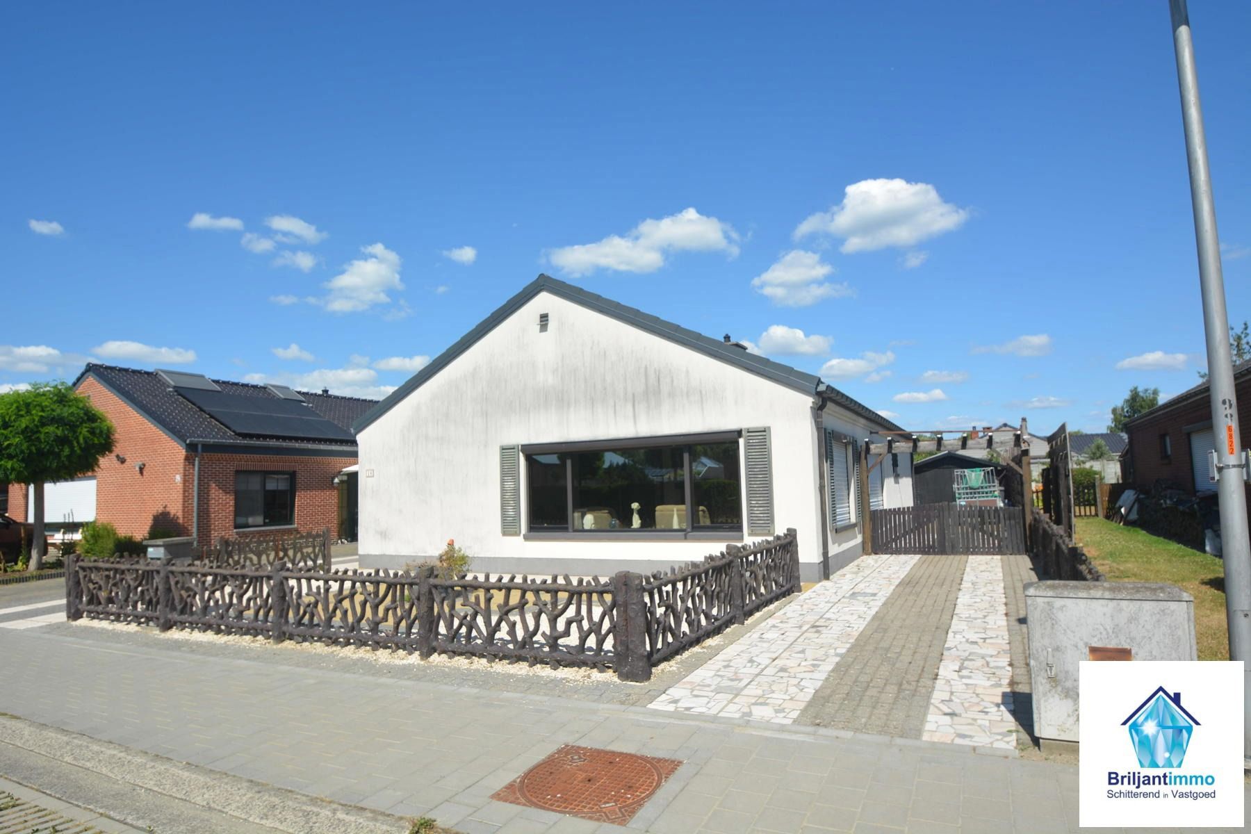 Zeer ruime bungalow met 3 slp en ruime tuin foto {{pictureIndex}}