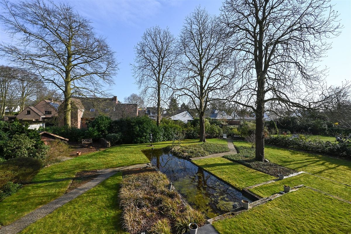 Mooie villa met veel potentieel in de populaire wijk "De Sterre"

 foto 7