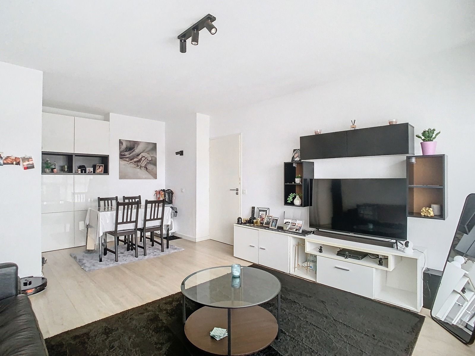 Centraal gelegen appartement met 1 SLPK! foto 4