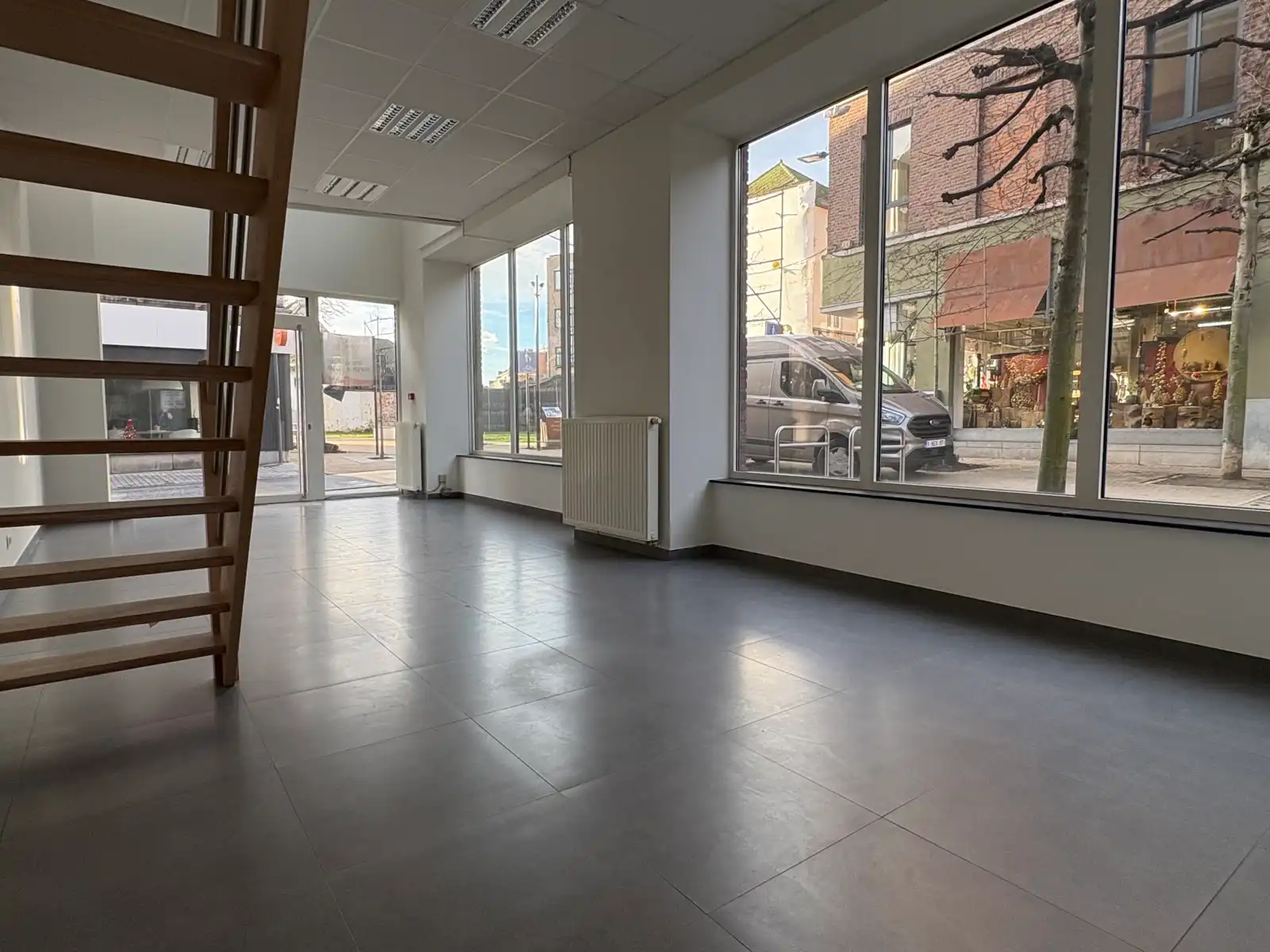 Recente handelsruimte in het centrum foto 4