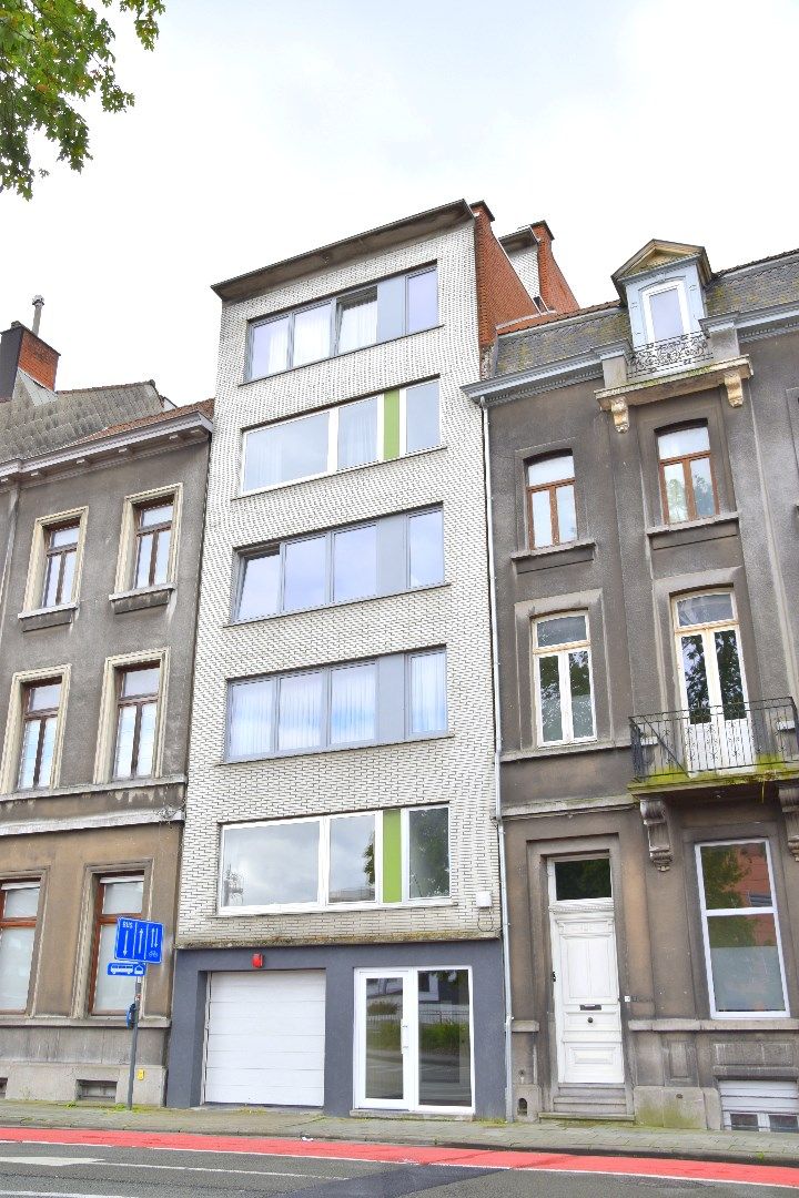 Appartement met 2 slaapkamers en autostaanplaats te koop in het hart van Kortrijk foto 10