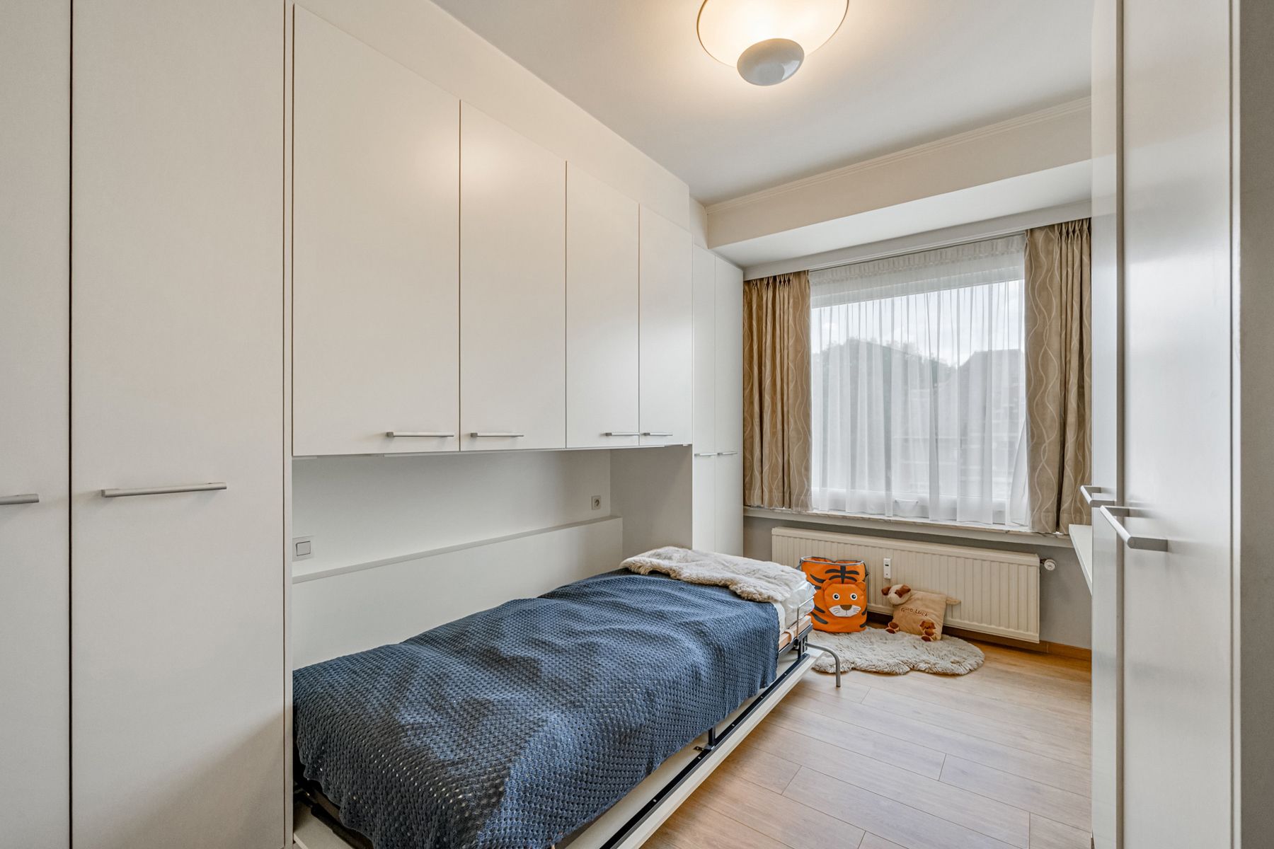 Gerenoveerd 2 slaapkamer appartement met privé kelder foto 11