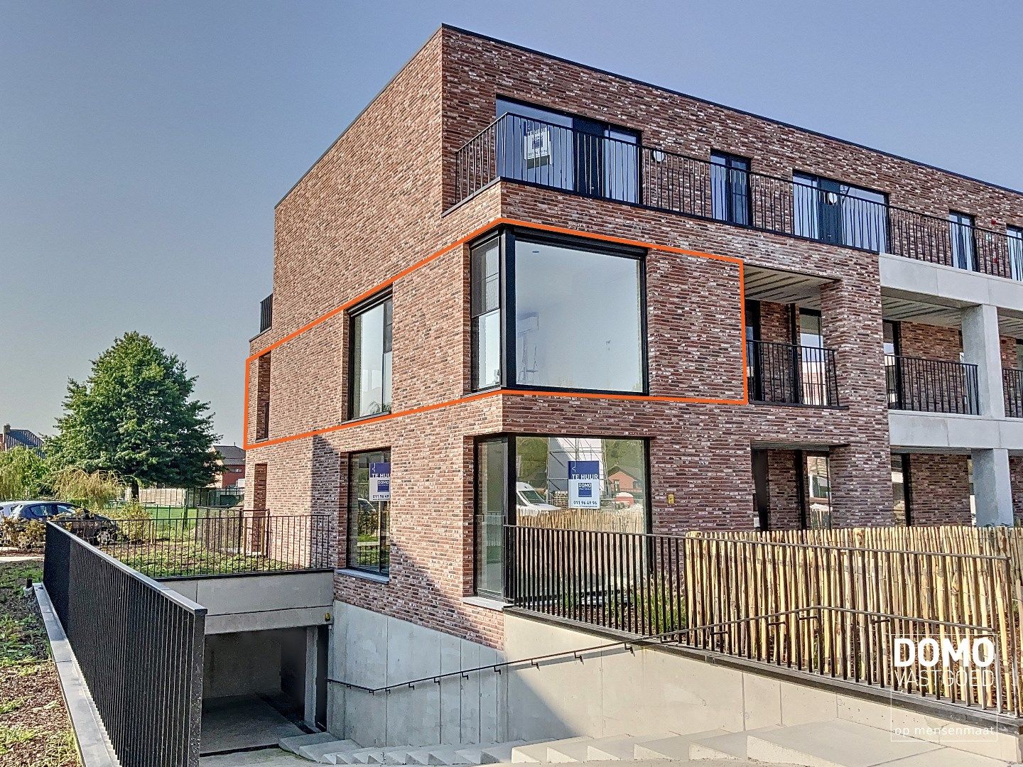 Nieuwbouwappartement met 2 slaapkamers en terras te Kermt foto {{pictureIndex}}