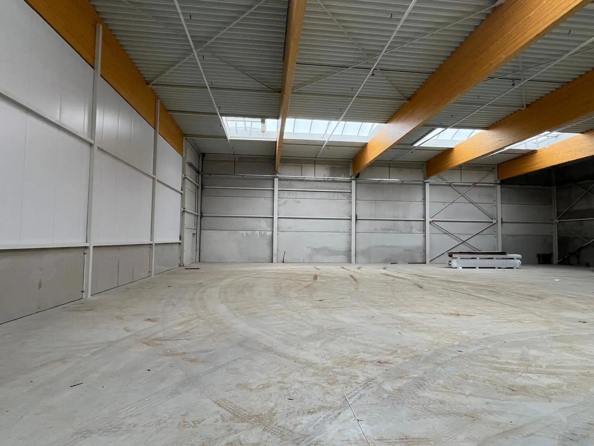 Wommelgem: magazijn 720m² met kantoren foto 3