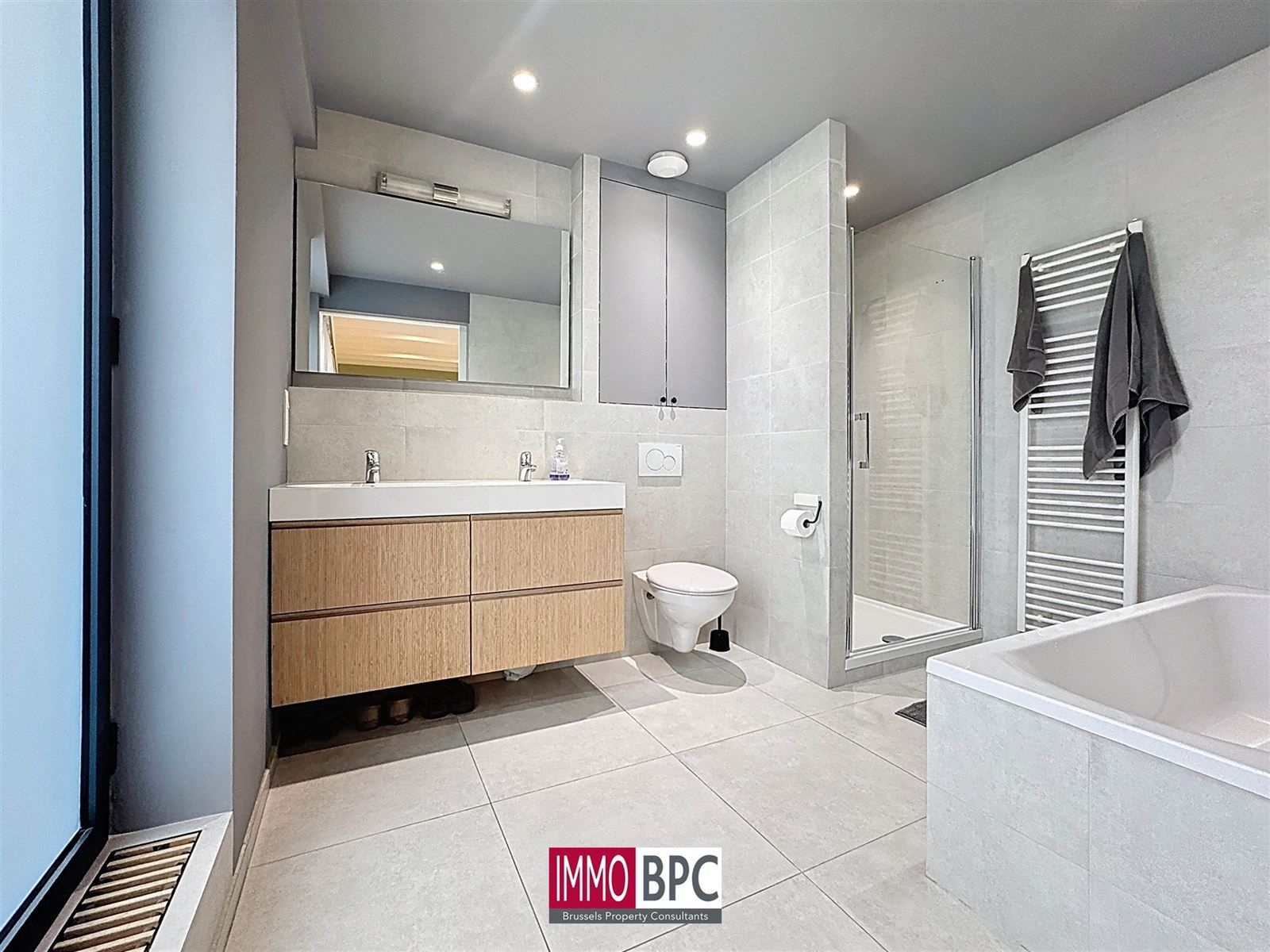 UITZONDERLIJKE MODERNE OPBRENGSTEIGENDOM IN GANSHOREN – 595 m² WOONOPPERVLAKTE foto 41