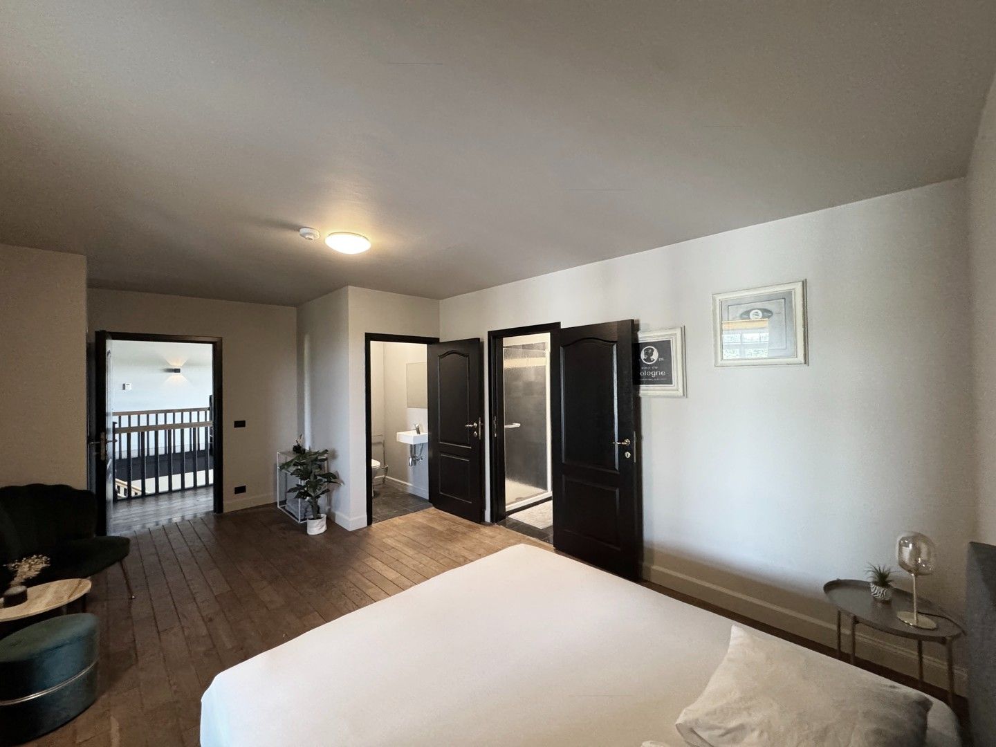 Unieke en ruime villa met 9 slaapkamers, lift, zonnepanelen en 10 parkeerplaatsen op riant perceel van 2.313 m² foto 11