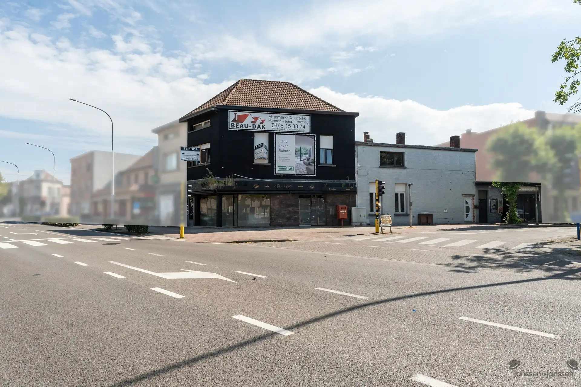 Opbrengsteigendom/projectgrond in het centrum van Maria-ter-Heide (Brasschaat) foto 2