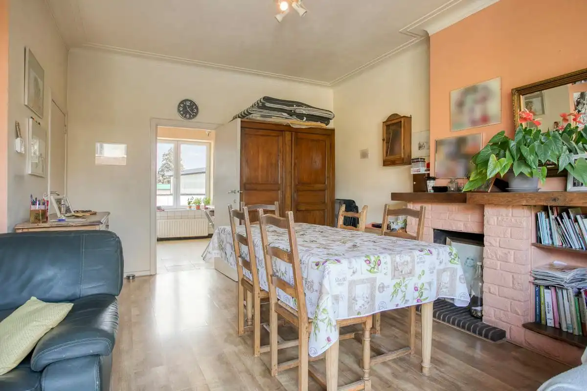 Karaktervolle woning met tuin en garage in Wemmel foto 5