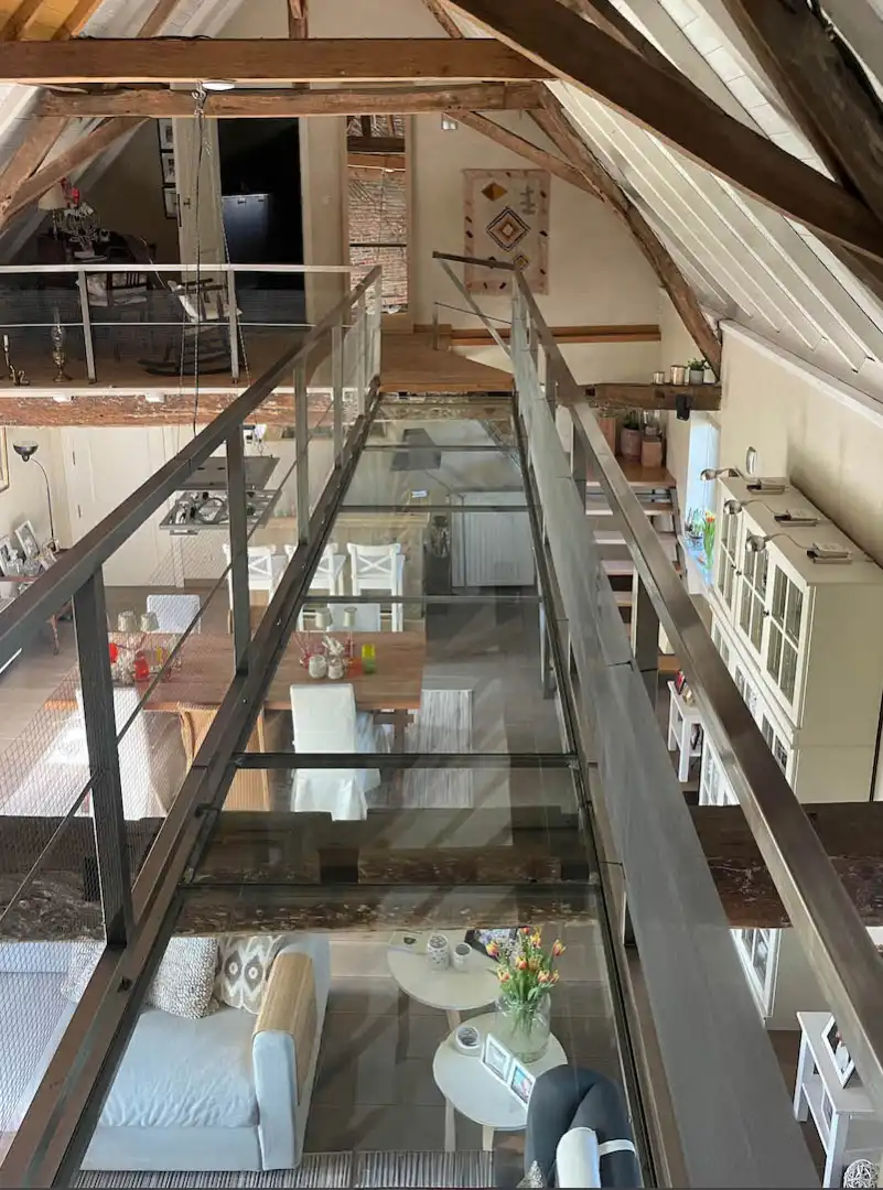 Idyllisch gelegen landgoed, voormalige hoeve, met karakterwoning, vakantieverblijf/boutique B & B met 6 vergunde kamers, parking en weide op circa 1 ha foto 23