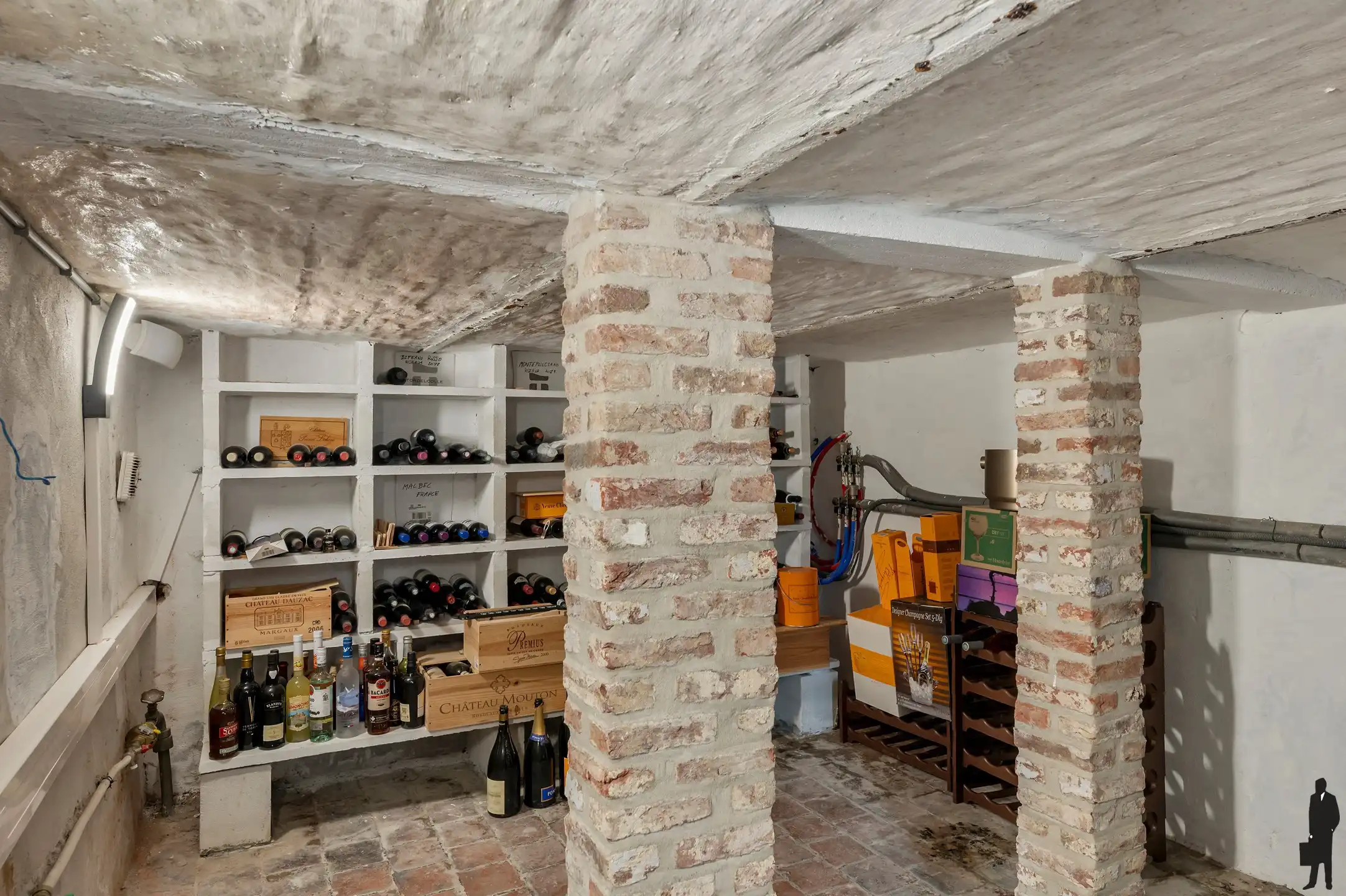 Authentieke en luxueus gerenoveerde langgevelhoeve op een domein van 6.920 m². foto 16