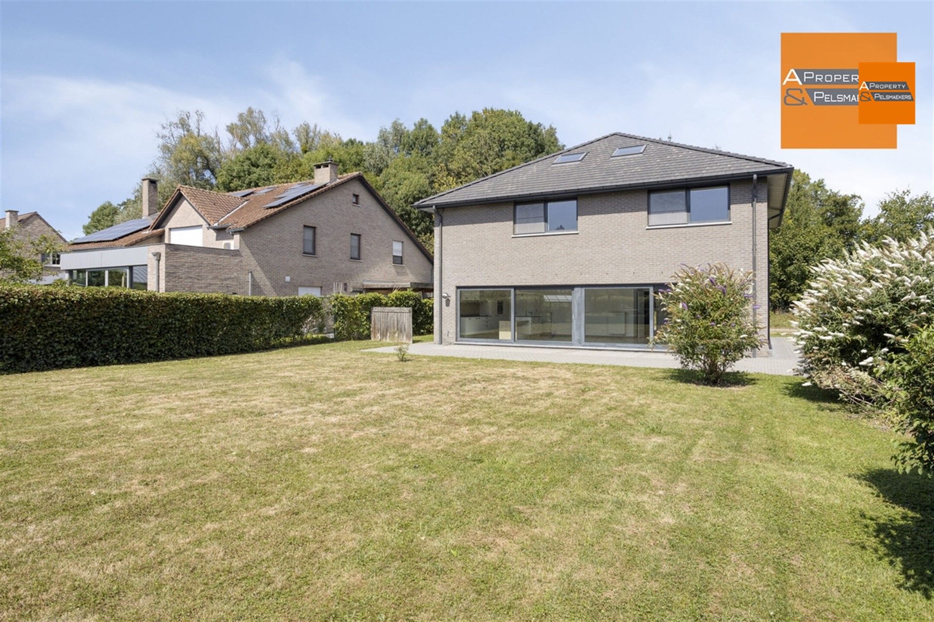 Een stijlvolle villa gelegen in een rustige straat in Kortenberg.

 foto 19