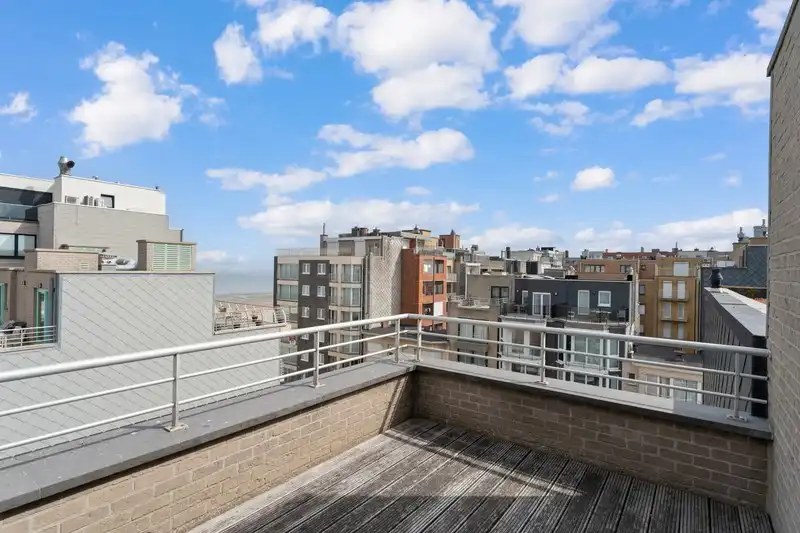 RECENT  EN CENTRAAL GELEGEN PENTHOUSE APPARTEMENT  MET  2 SLAAPKAMERS TE KOOP foto 18